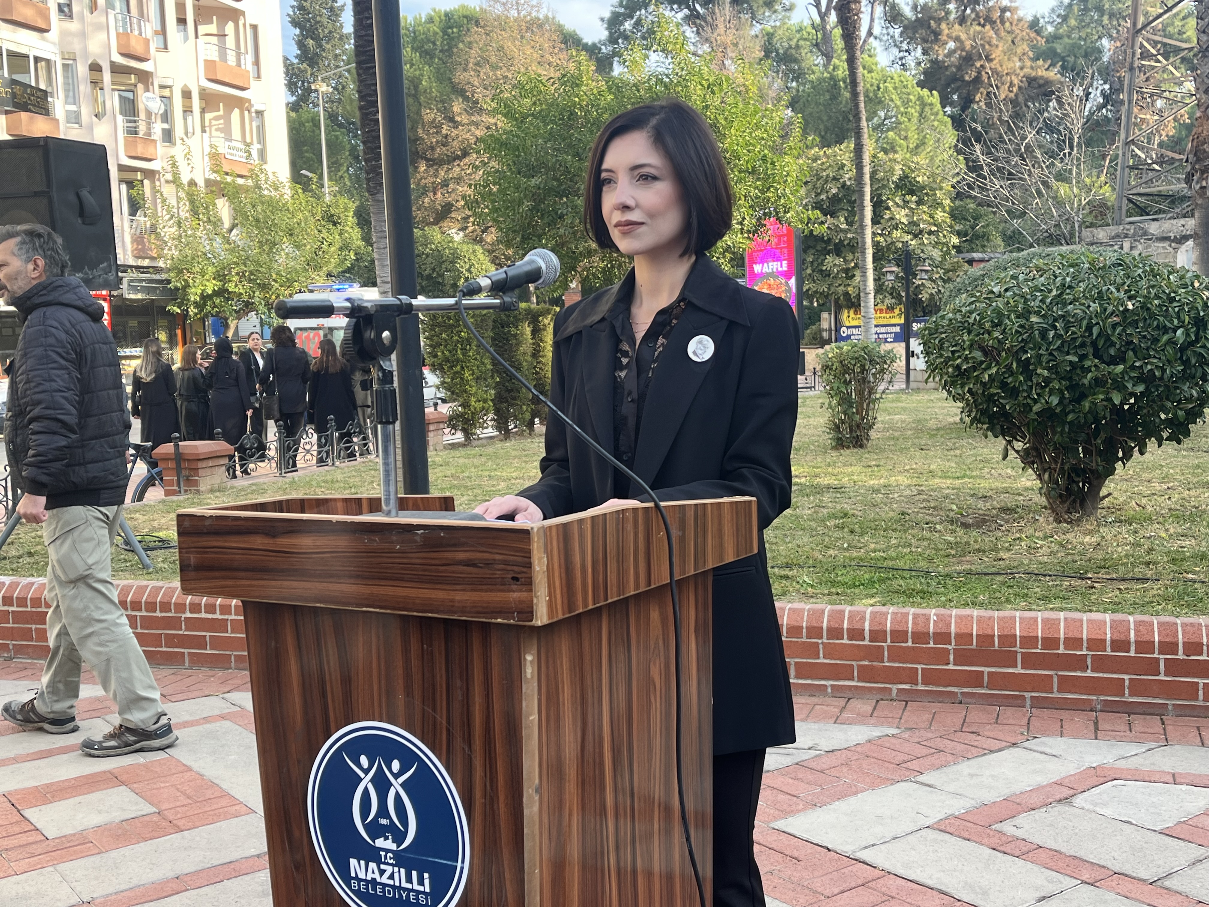 CHP ve ADD Atatürk'ü andı: “Onun yolu yolumuz olmaya devam edecek” 