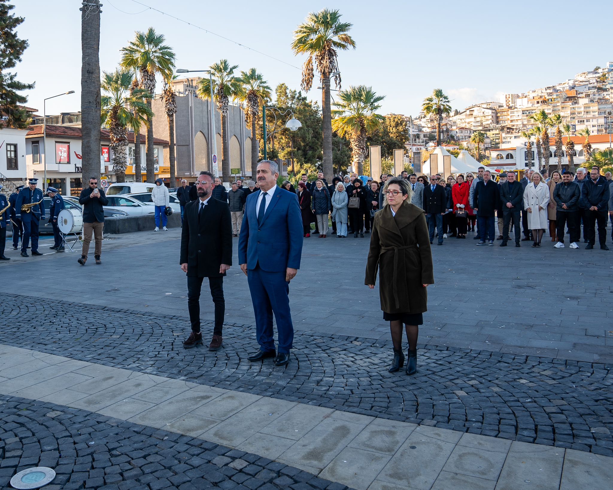 Kuşadası’nda Öğretmenler Günü kutlandı 