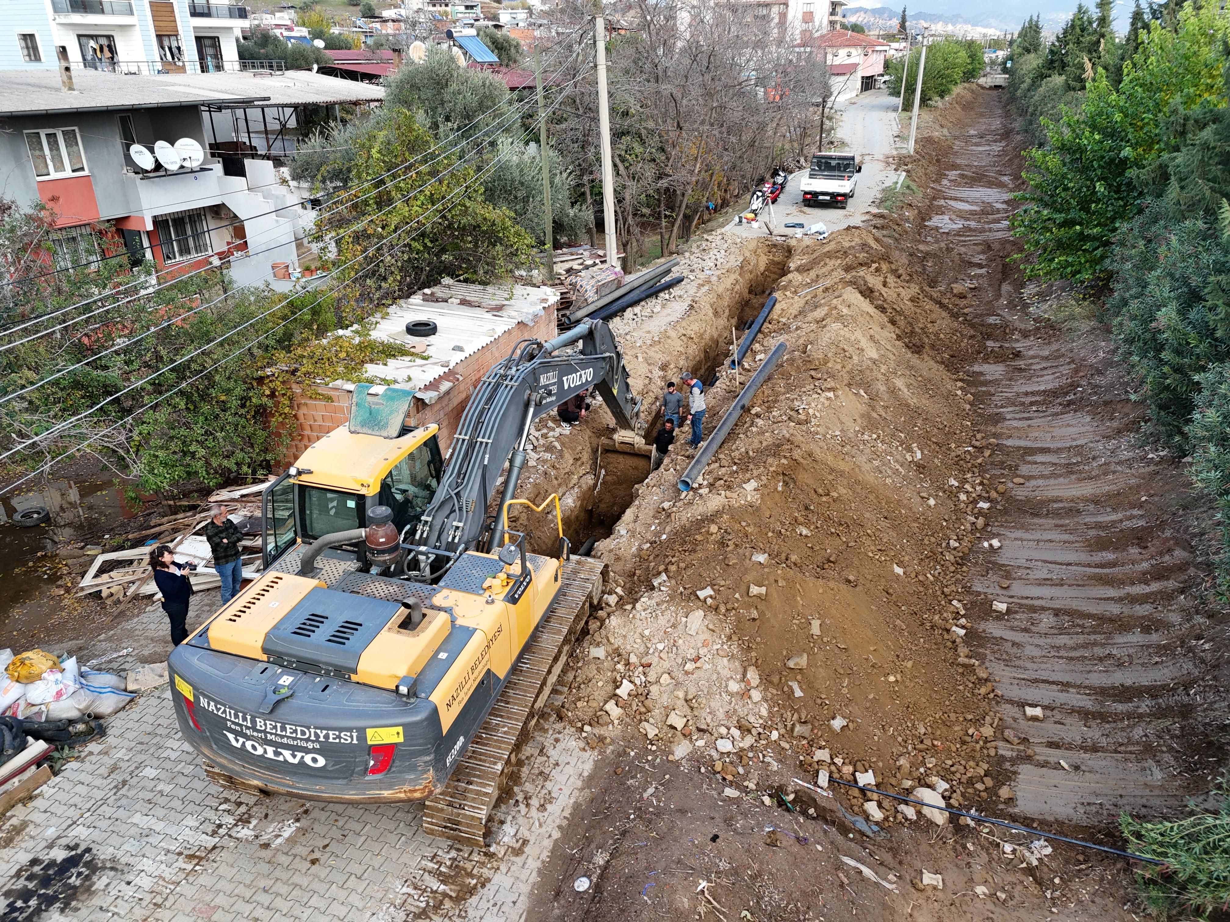 Nazillide Bir Sokaktaki Vatandaslar Su Baskini Sorunundan Kurtuldu Ekipler 8 Saatte Sorunu Cozdu 523172 147515122Ef4F49E178E5Ec44468Bea5