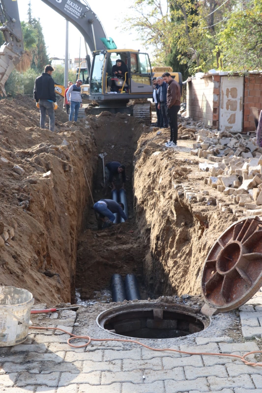 Nazillide Bir Sokaktaki Vatandaslar Su Baskini Sorunundan Kurtuldu Ekipler 8 Saatte Sorunu Cozdu 523172 9F6457C579C85C34Fa742Fd1D9357F2B