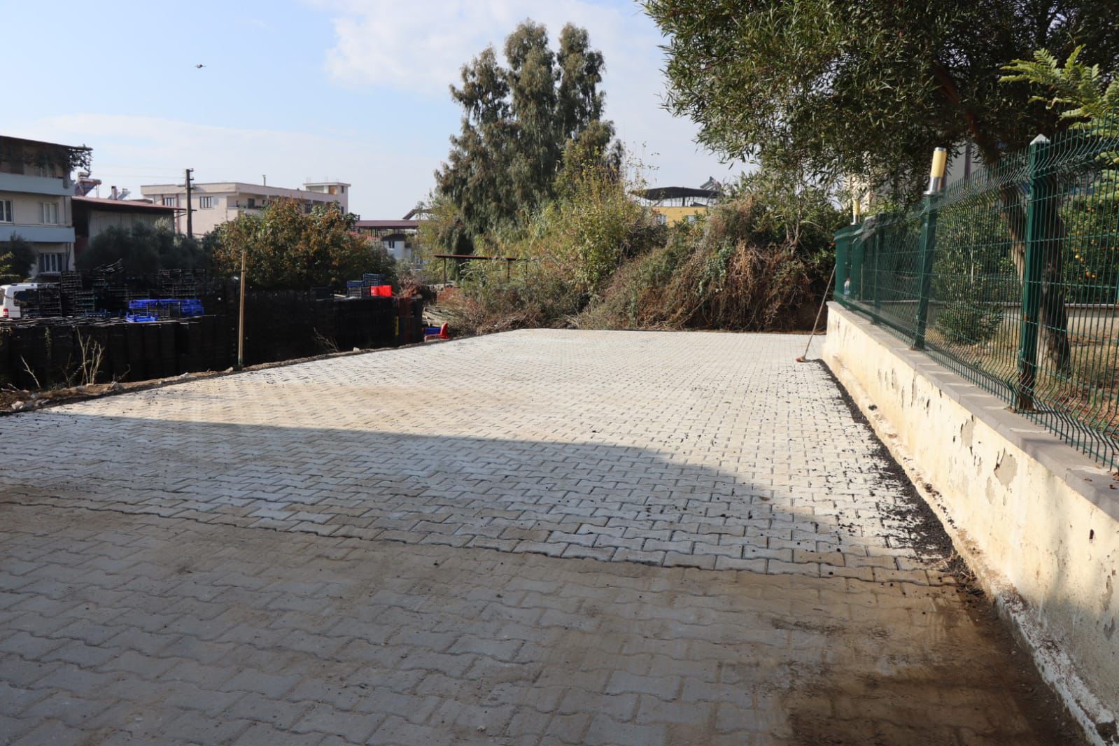 Nazillide Bir Yol Daha Tamamlandi Toprak Yola Parke Dosendi 521471 484907438C01773Ce8Ac34D7A3F3486A