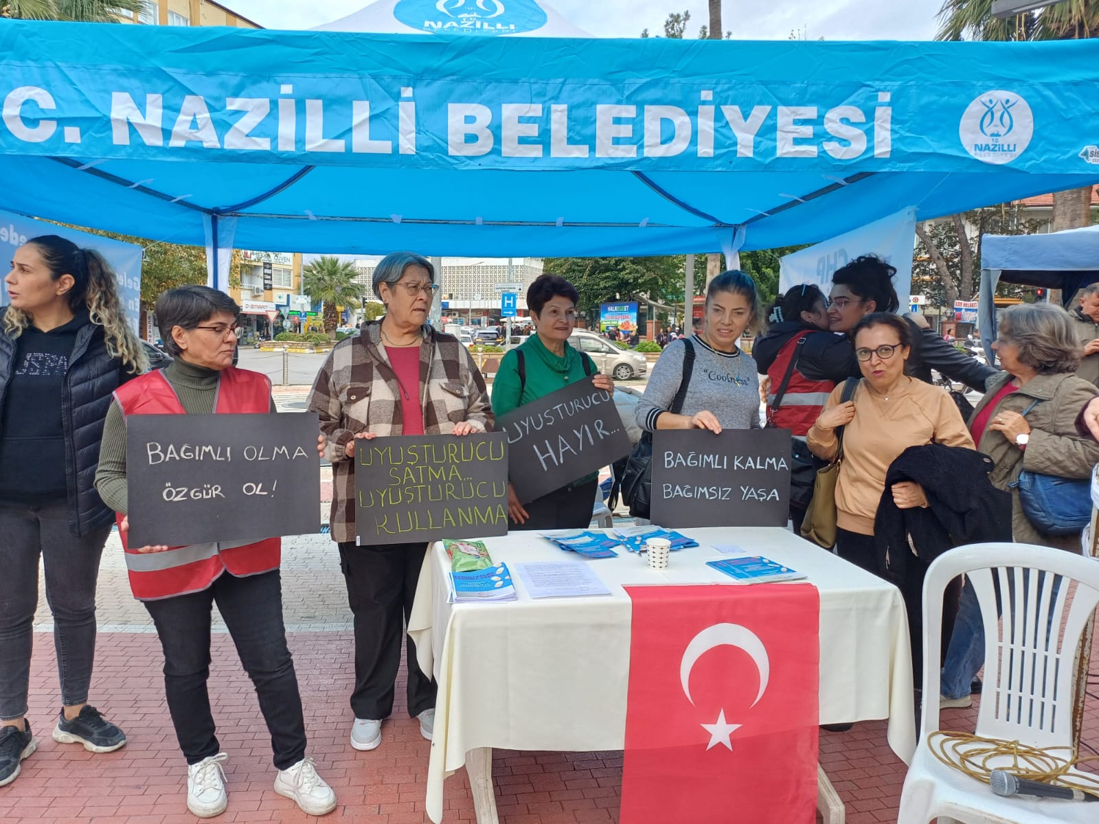 Nazilli’de CHP’li kadınlar uyuşturucuya karşı ses yükseltti