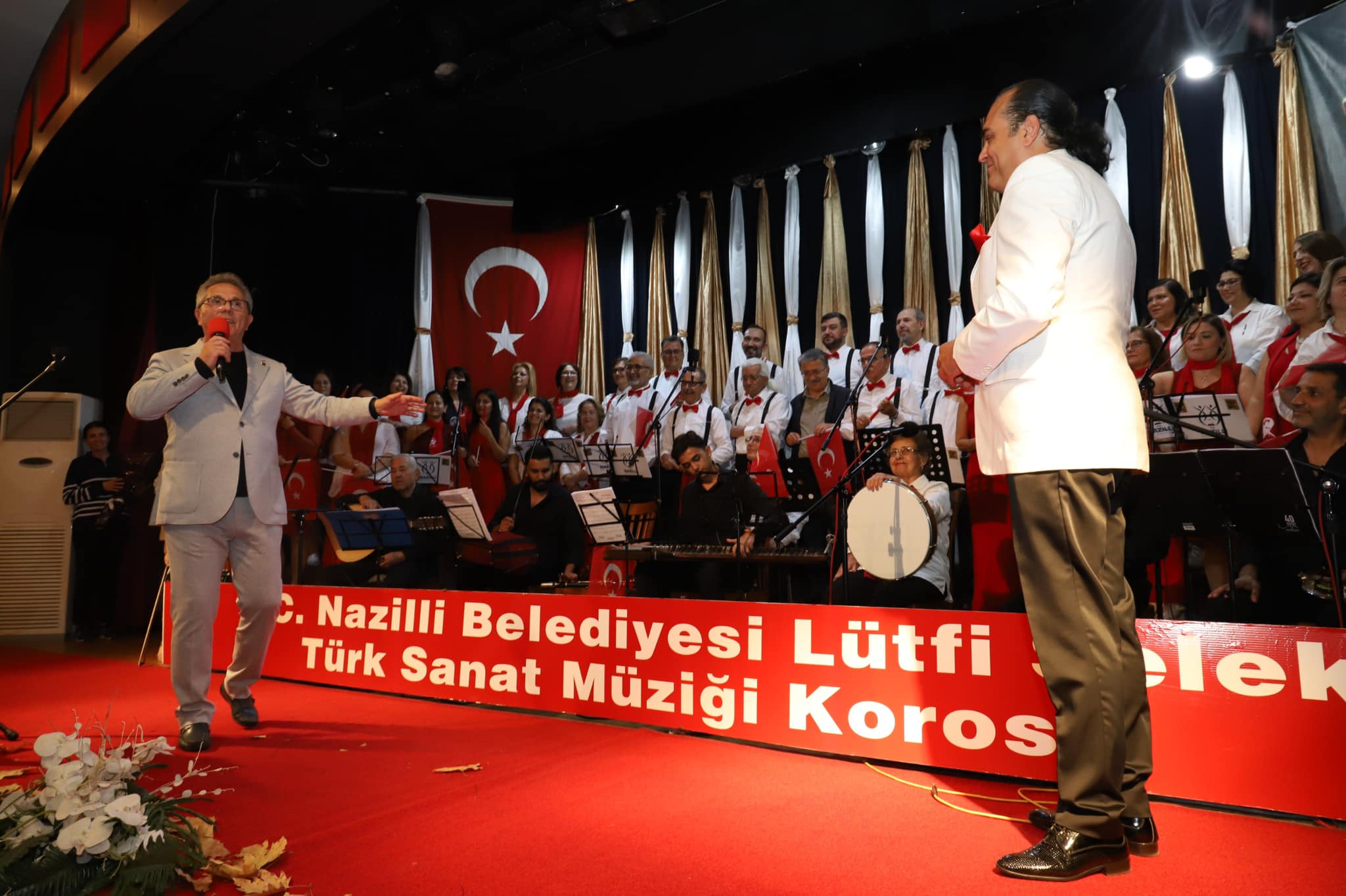 Nazillide Cumhuriyet Konseri Turk Sanat Muzigi Korosu Kulaklarin Pasini Sildi 517619 F40624Bb2Aebe5B3Cdbb65D1D52Adb68