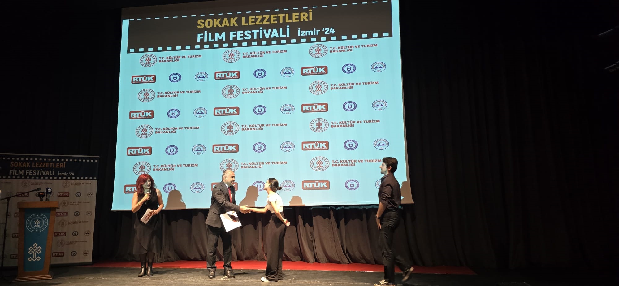 Sokak Lezzetleri Film Festivalinin Odul Toreni Gerceklesti 516614 90231D45E527296E0F28768B3624C851