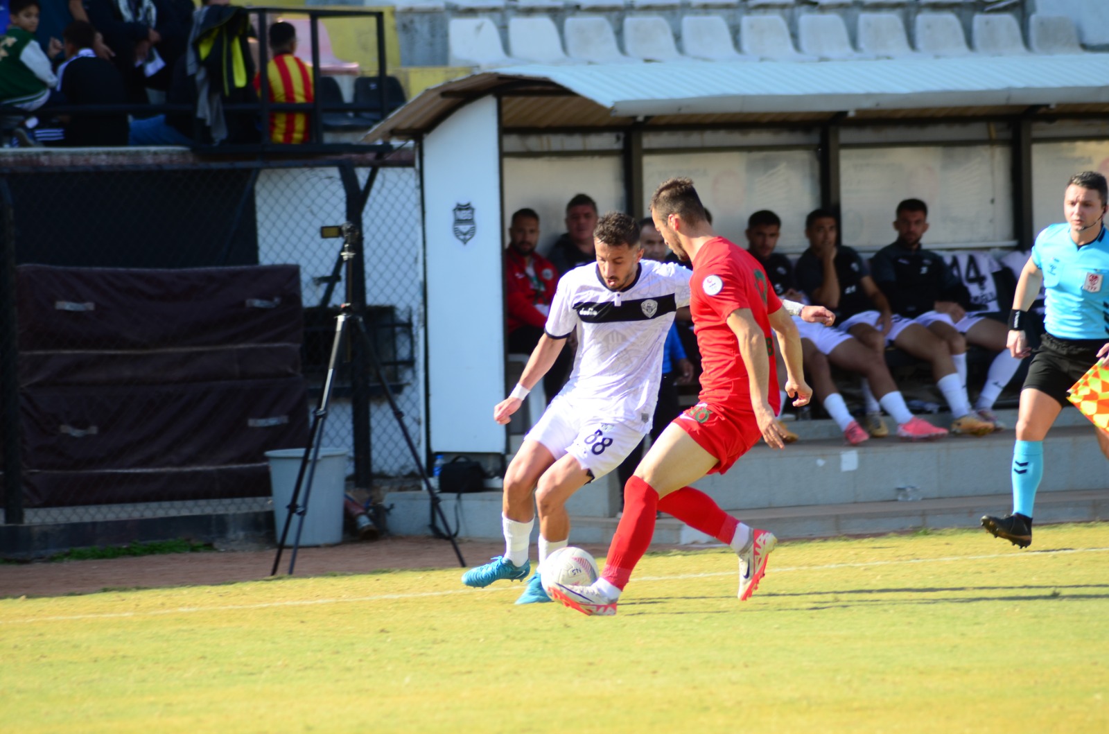 Nazilli’de puanlar paylaşıldı! İlk yarı gol yağmuru yaşandı 