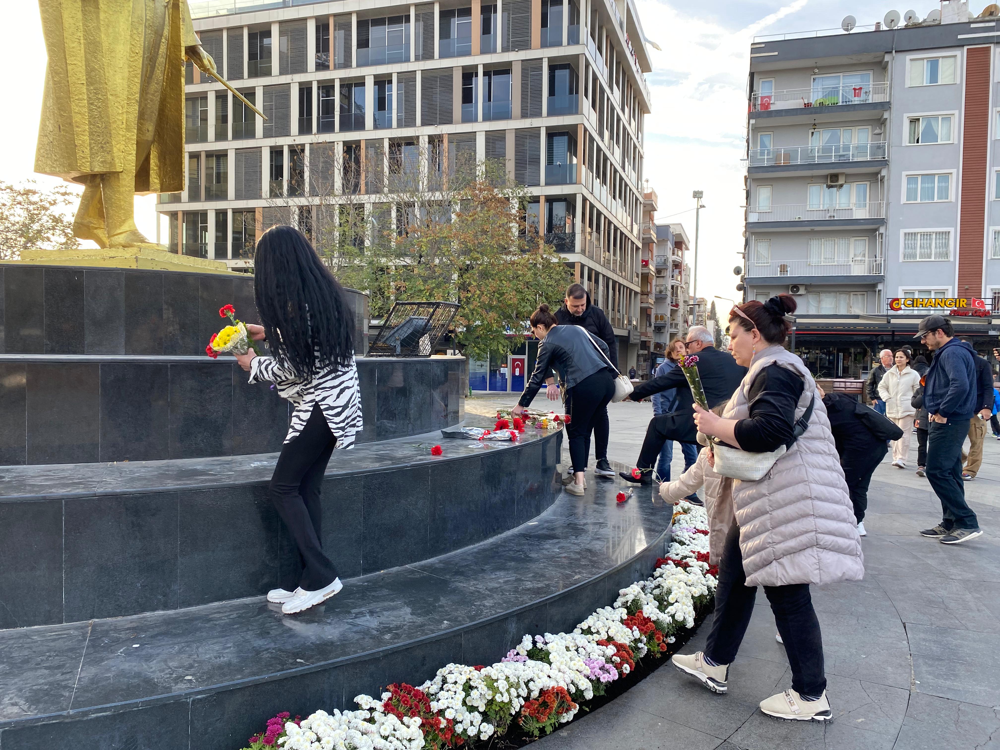 Saat: 09.05... Aydın'da hayat durdu