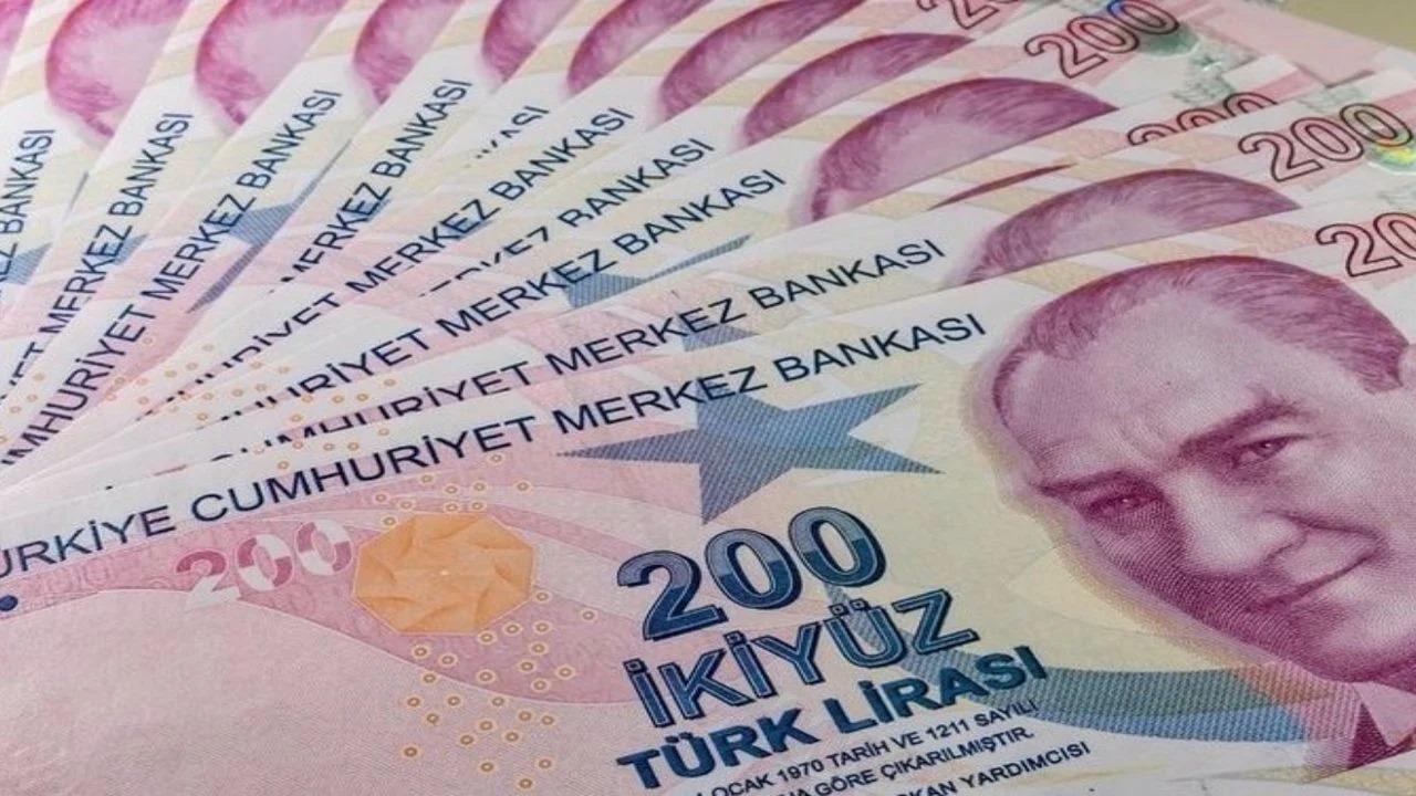 5 bin TL'lik banknot hareketliliği! Birbiri ardına açıklamalar yapıldı