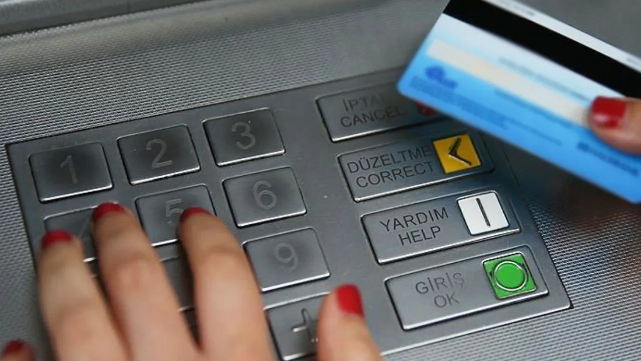 Kart şifresi 4 haneli olanlar dikkat! Artık ATM'lerde yasak olacak