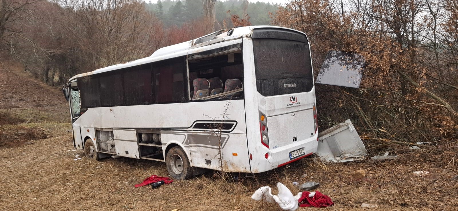 İşçileri taşıyan servis şarampole uçtu! 1 kişi öldü çok sayıda yaralı var 