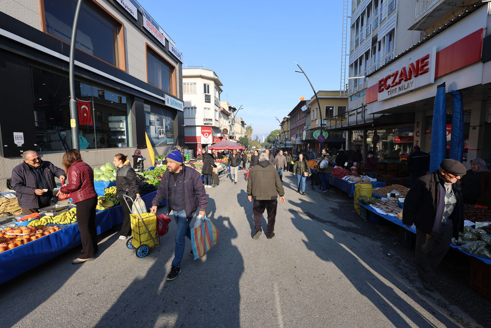 Türkiye'nin 225 yıllık en büyük pazarı! Aydınlılar yoğun ilgi gösteriyor