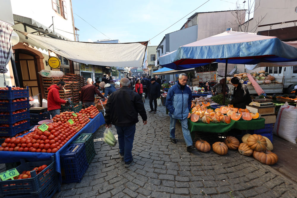 Türkiye'nin 225 yıllık en büyük pazarı! Aydınlılar yoğun ilgi gösteriyor