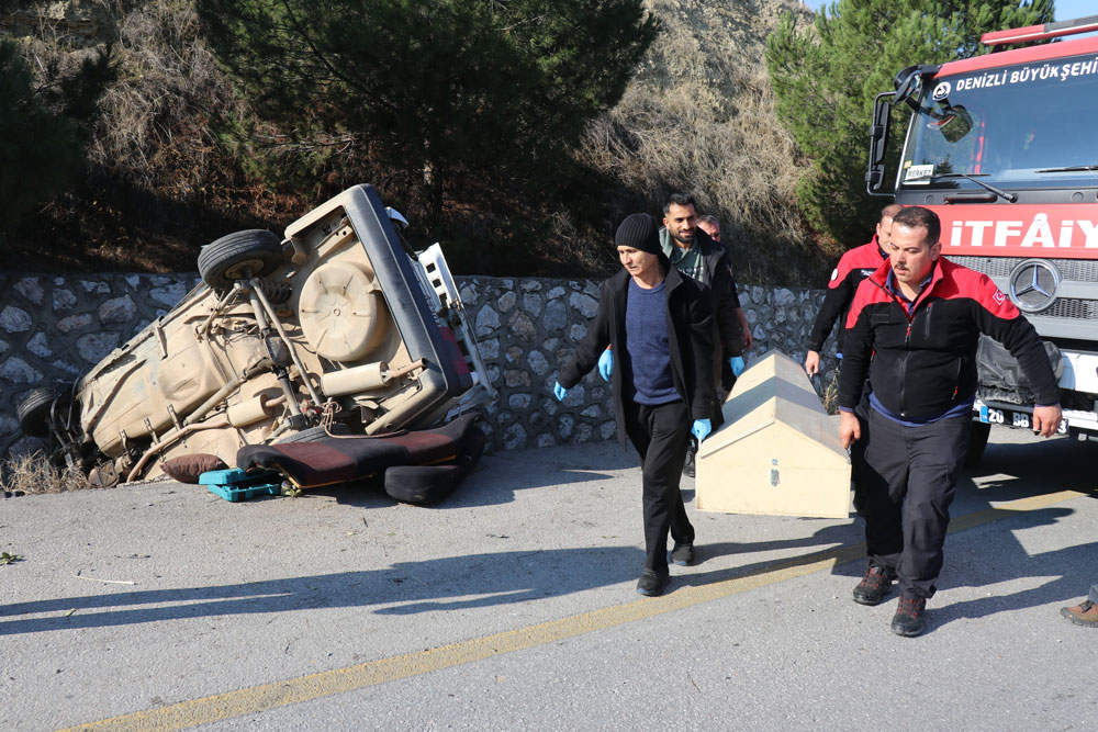 Baba ile oğlunu feci kaza ayırdı! Oğlunun kullandığı otomobilden cesedi çıkarıldı