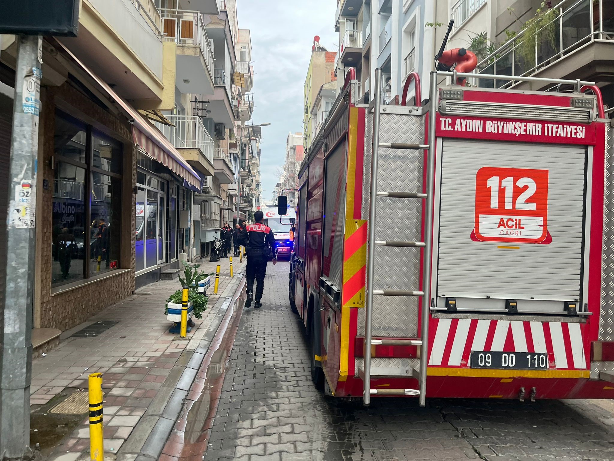 İki çocuk babası ilaç içip ölmek istedi! Çocuklarının annesi sınır dışı edilince dayanamadı