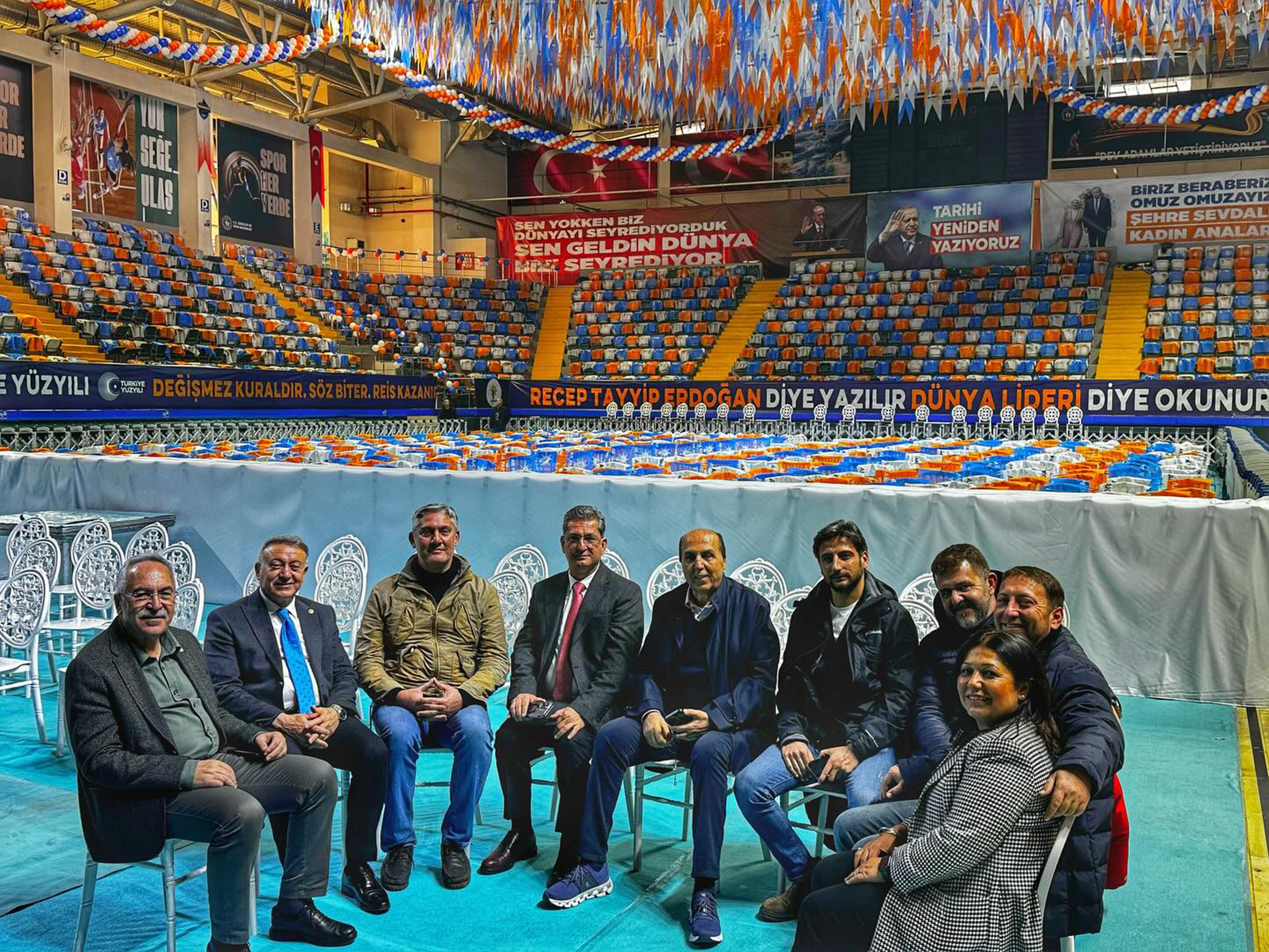 Kapalı Spor Salonu gelin gibi süslendi! Cumhurbaşkanı Erdoğan konuşma yapacak