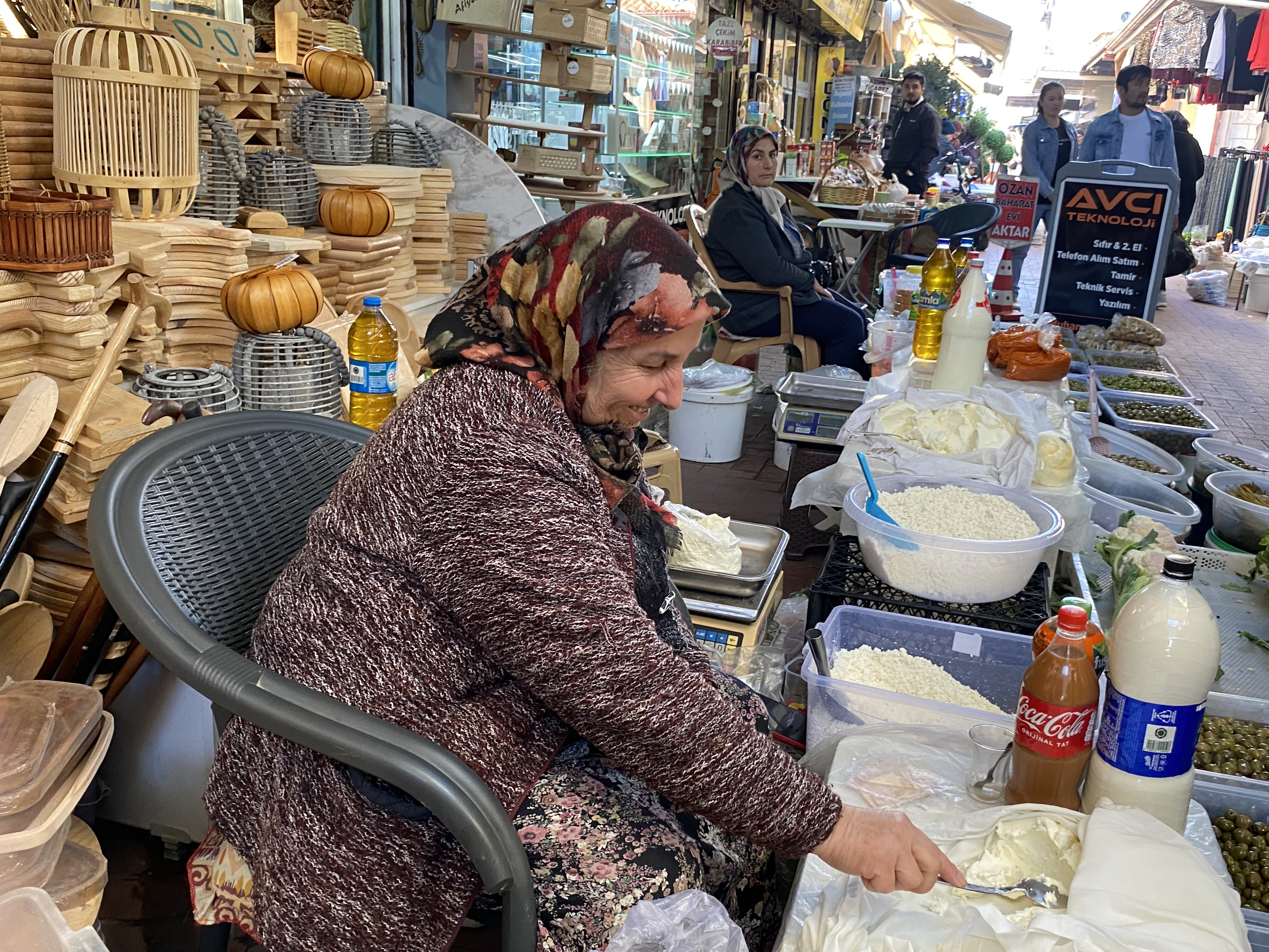 Aydınlı pazarcı anlattı: “Vatandaş süt içemiyor”