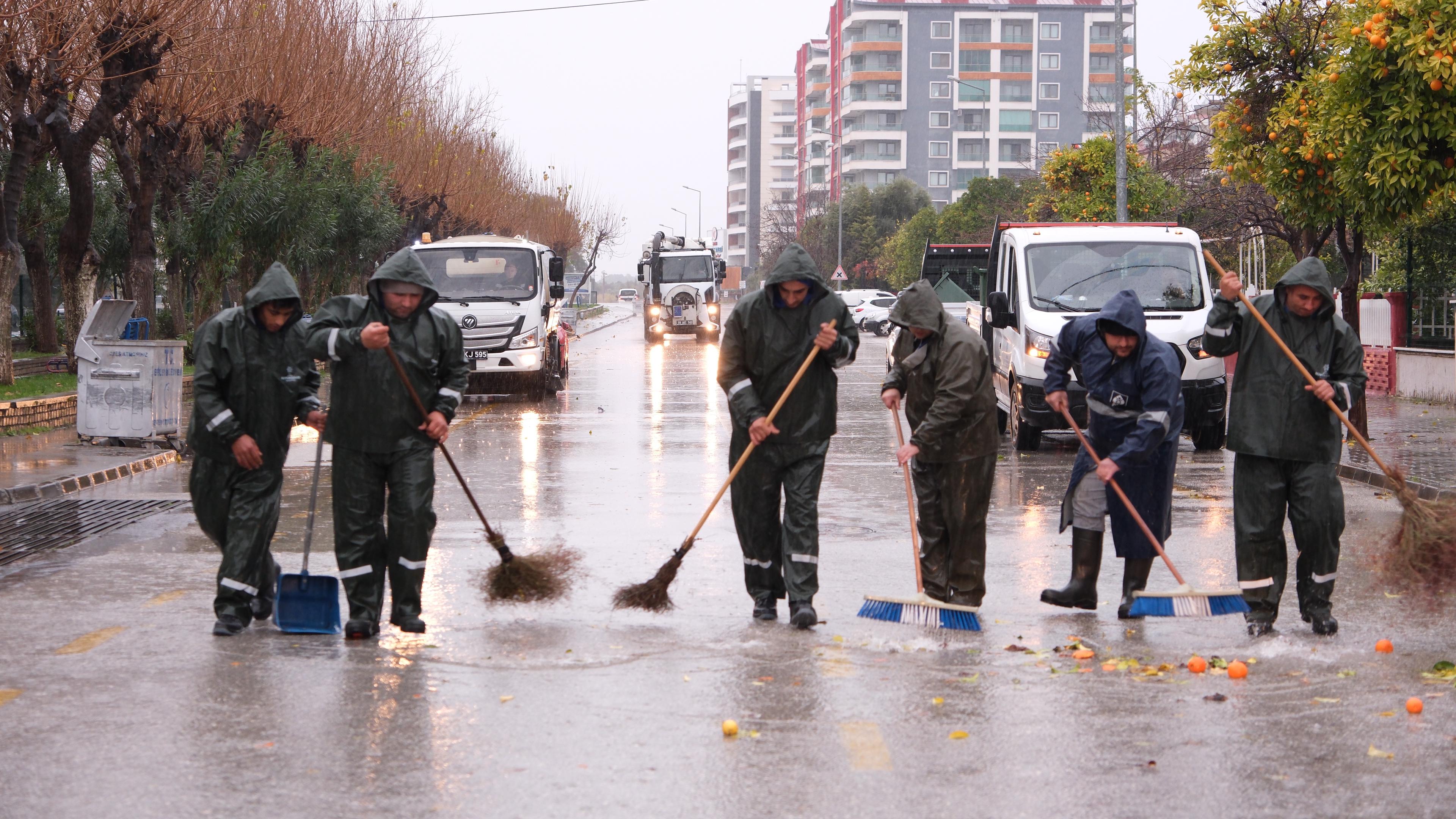 Baskan Cercioglu Vatandaslarin Yaninda Buyuksehir Belediyesi Ve Aski Tam Kadro Sahada 530806 A543C2Ab5525F217D0Bf9C8E3B62Efa1