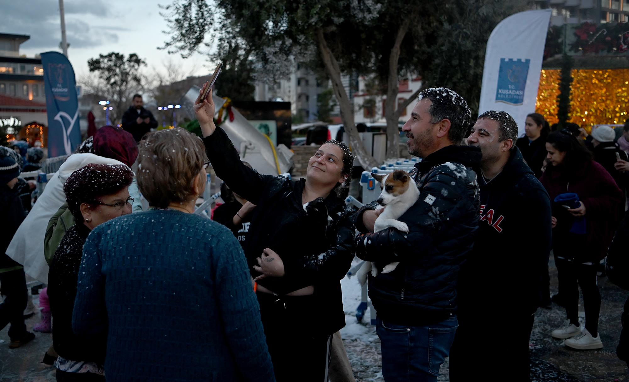 Kuşadası’nı yeni yıl coşkusu sardı