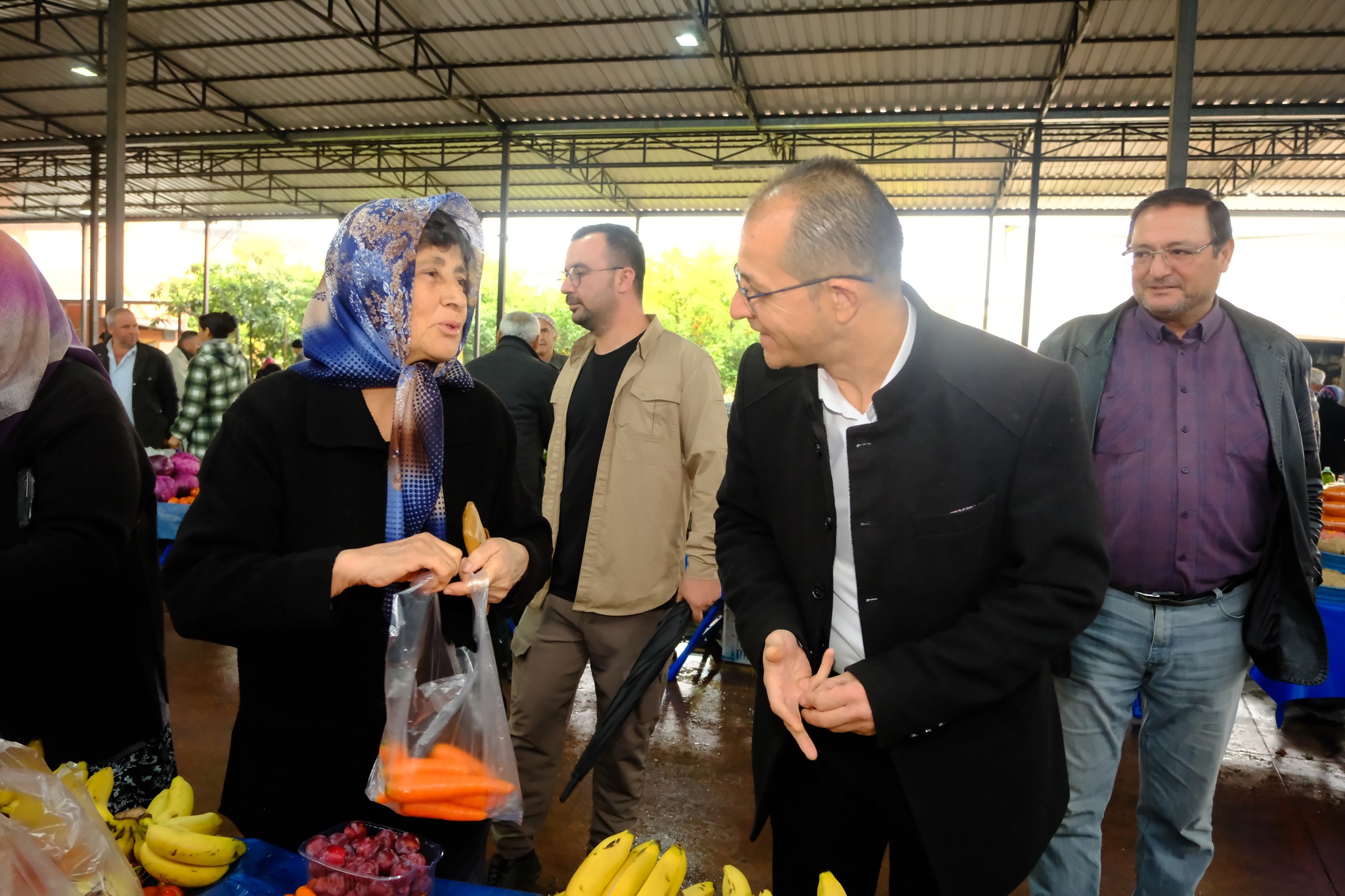 Büyükşehir vatandaşın içini ısıttı: Doğanca çorba ikramında bulundu