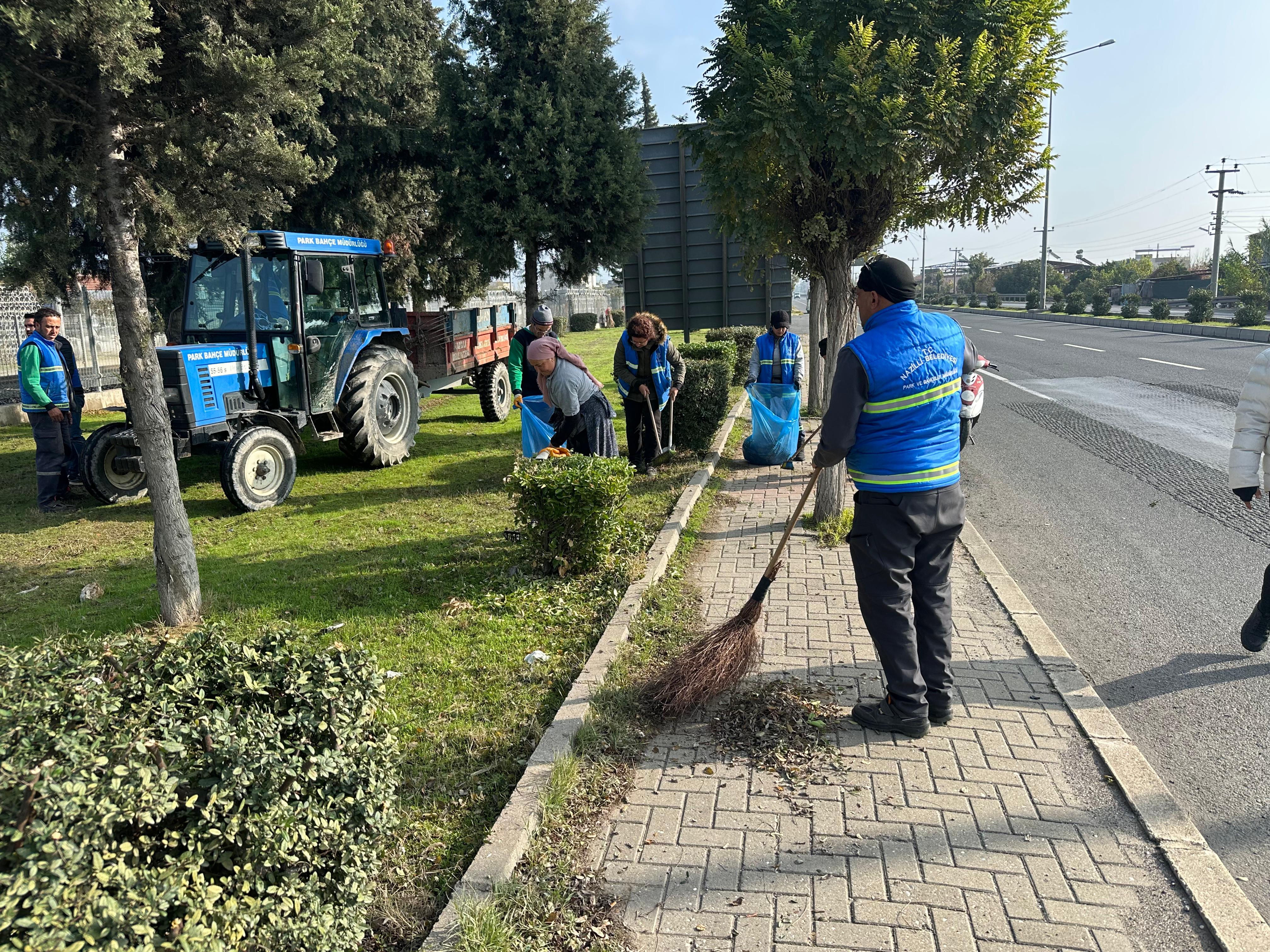 Nazillide Bastan Sona Temizlik Calismasi Yapildi Devlet Karayolu Temizlendi 525574 4B88B5260C5084623442Cf63B028Cc98