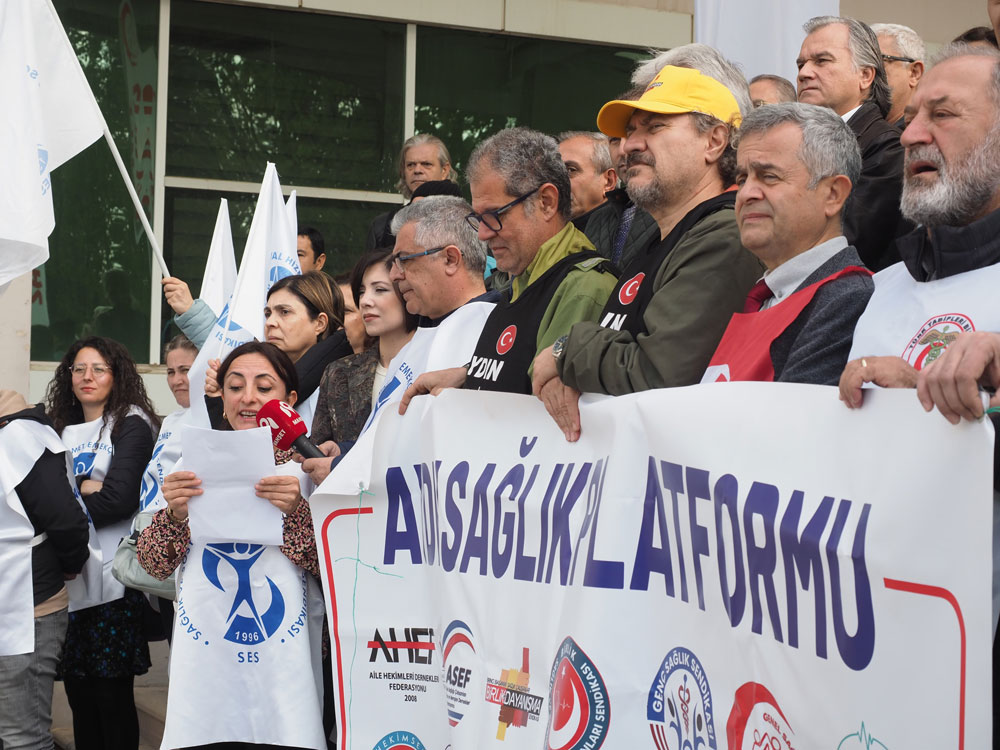 Nazilli’de sağlıkçılar eylemde! Taleplerini sıraladılar