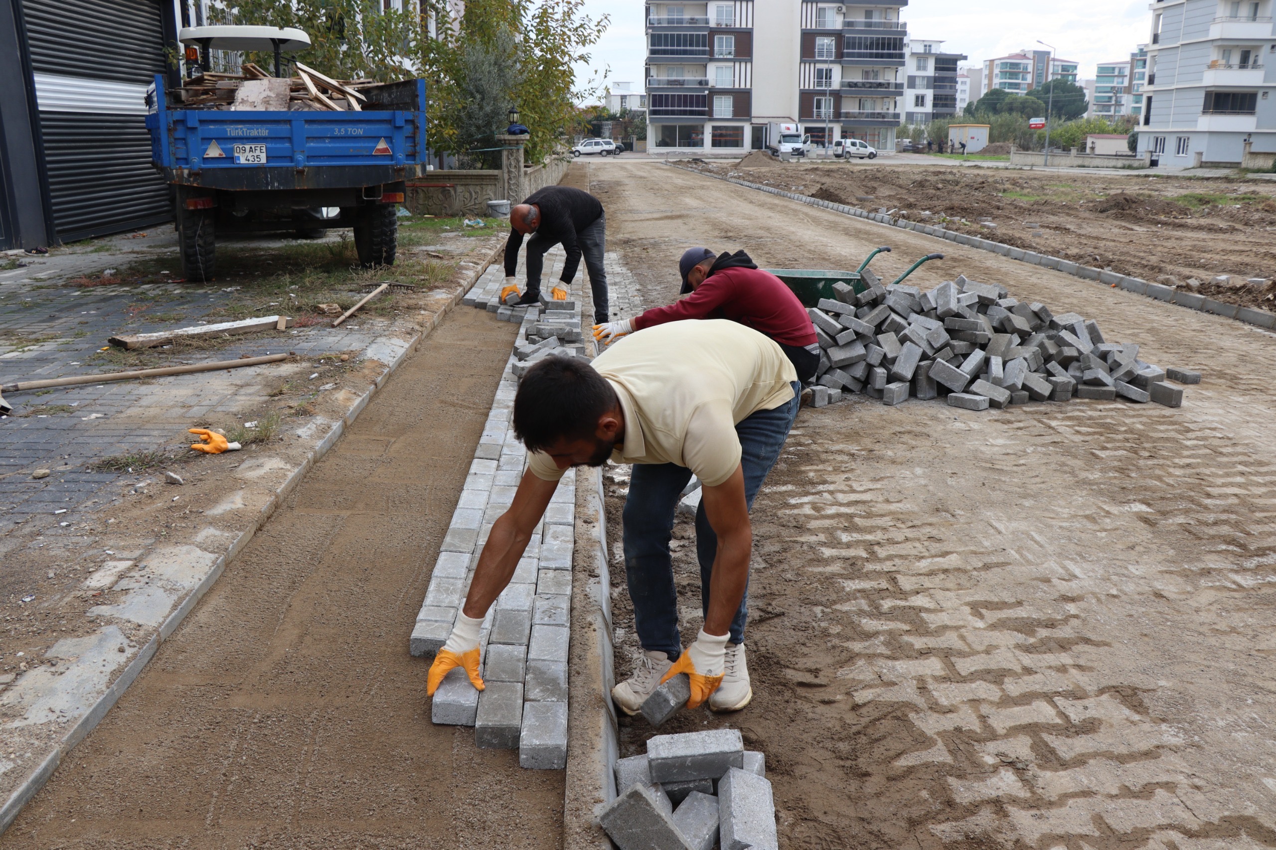 Nazillide Yol Yenileme Calismalari Devam Ediyor Bir Sokak Daha Camurdan Kurtuldu 526614 1C35Fcc20D4F3C13D3240Bbf400035Ae