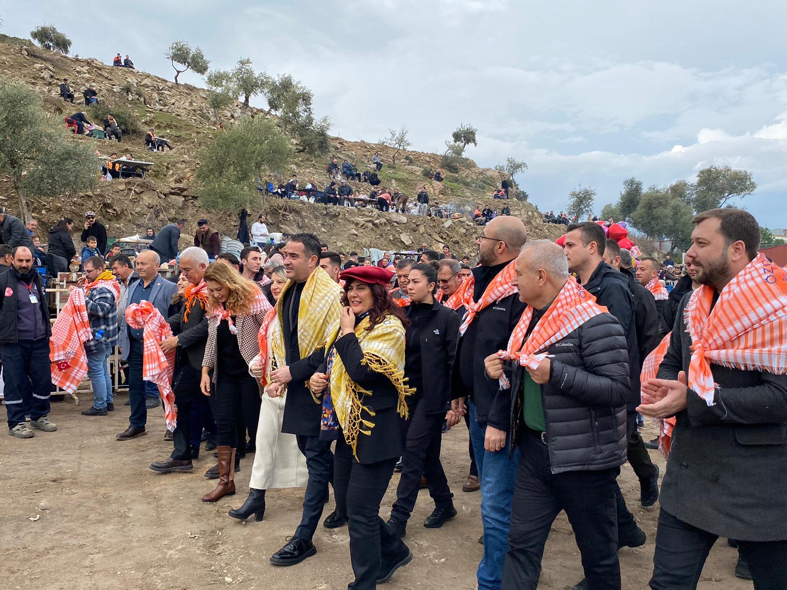 Başkan Çerçioğlu, ilk kupaları verdi/Başkan Arıcı’nın ilk güreş heyecanı