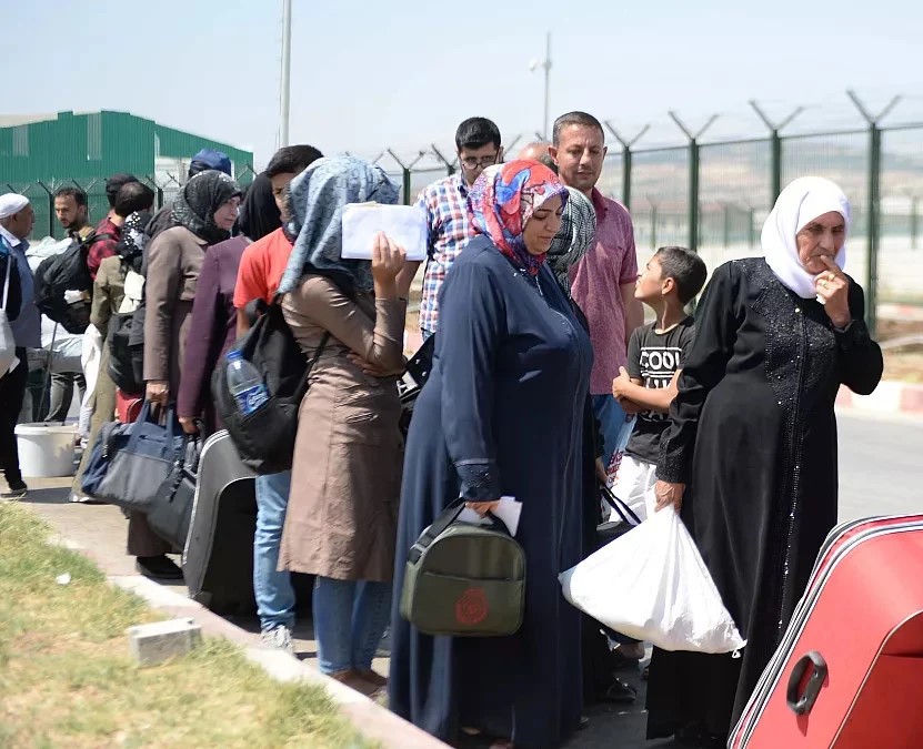 Gitmek istemeyen Suriyelilerin durumu netleşti!  Yetkili isim açıkladı