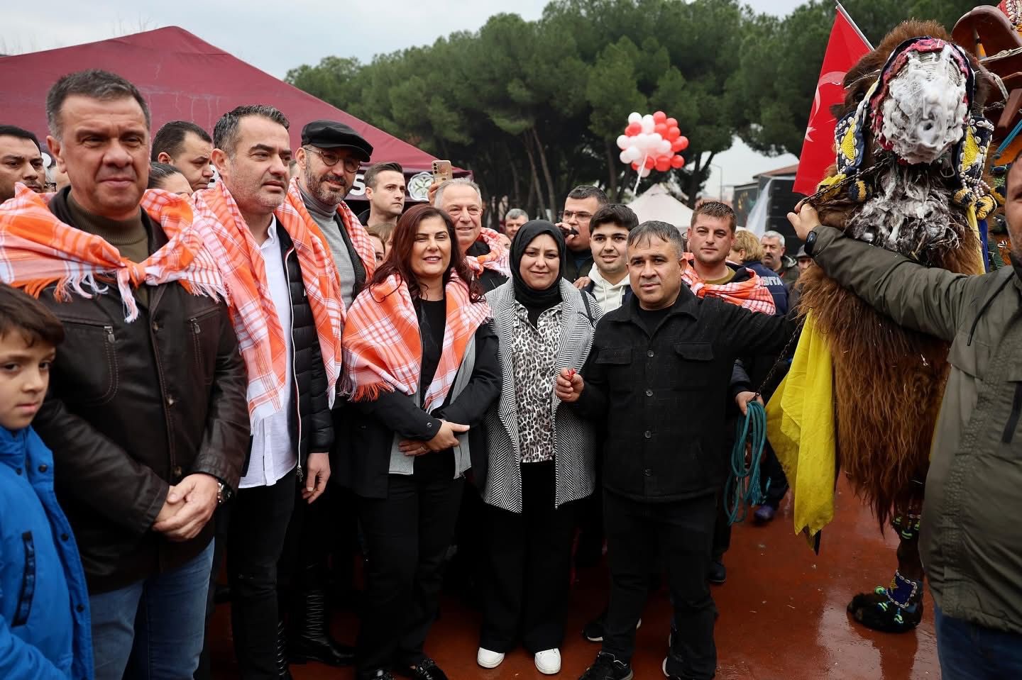 Germencik’te renkli deve yarışı: En yakışıklı deve seçildi