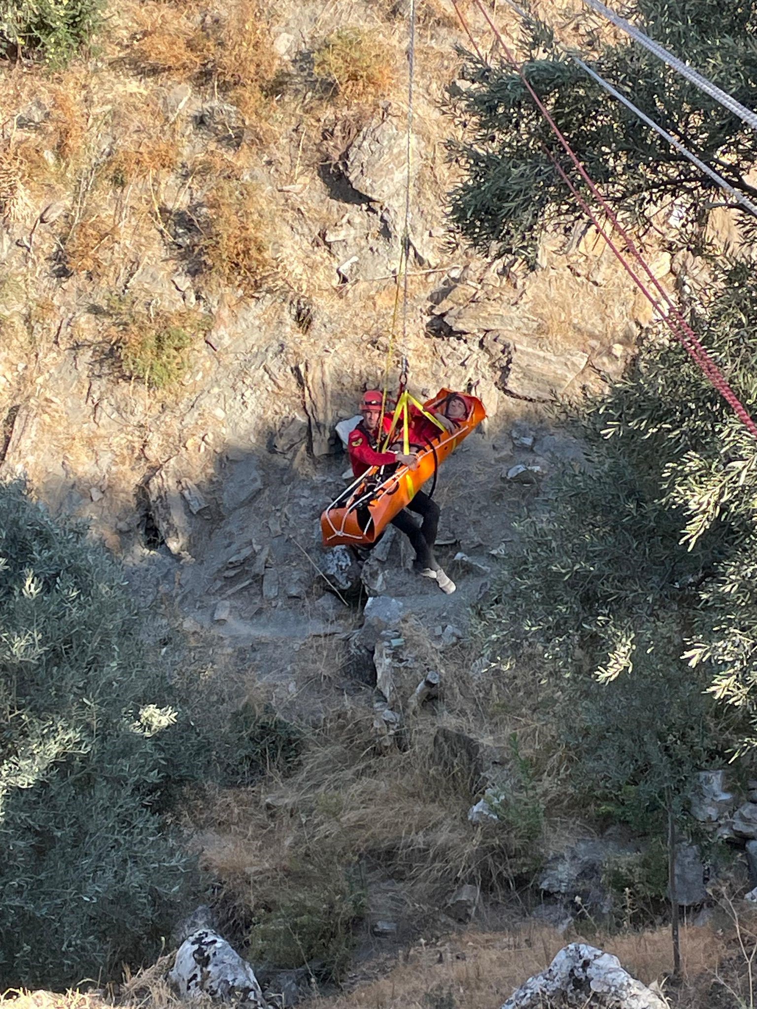 Aydın'da nefesler tutuldu! Kanyonda mahsur kalan vatandaşlar için harekete geçildi