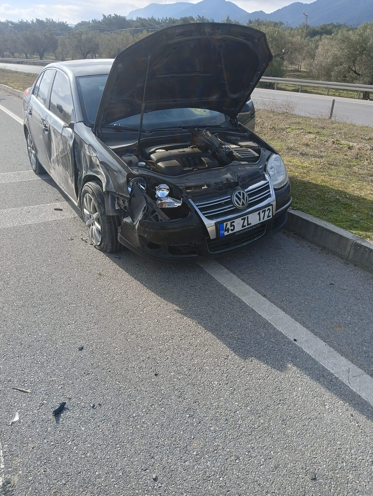 Otomobille traktör çarpıştı: 83 yaşındaki sürücü ağır yaralandı