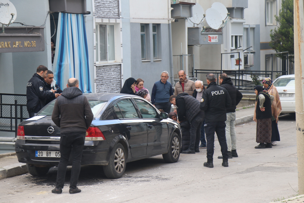 Acı ölüm: Kötü koku ele verdi 