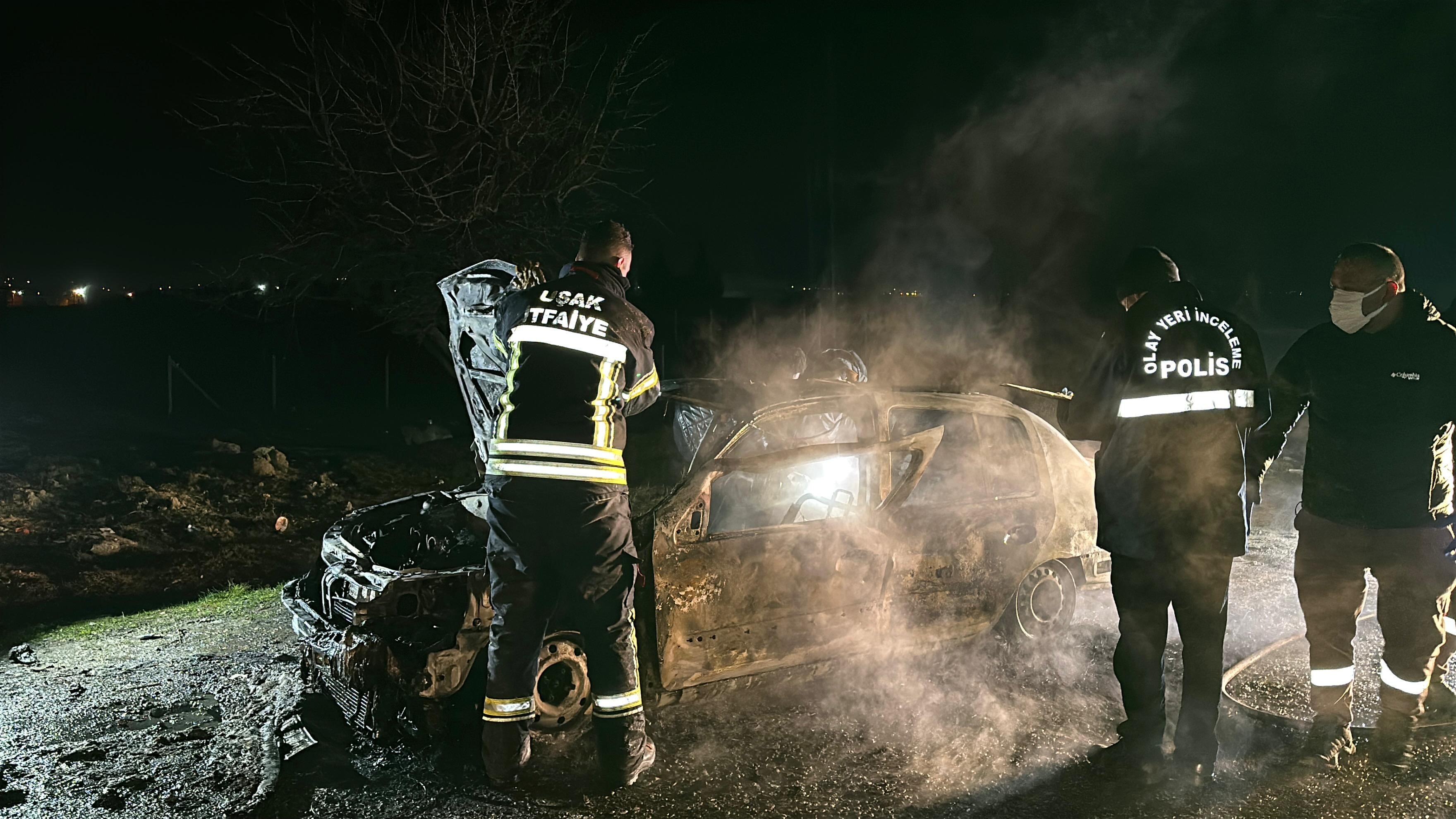 Şehrin göbeğinde korkunç olay! Yanan otomobilde feci şekilde can verdi