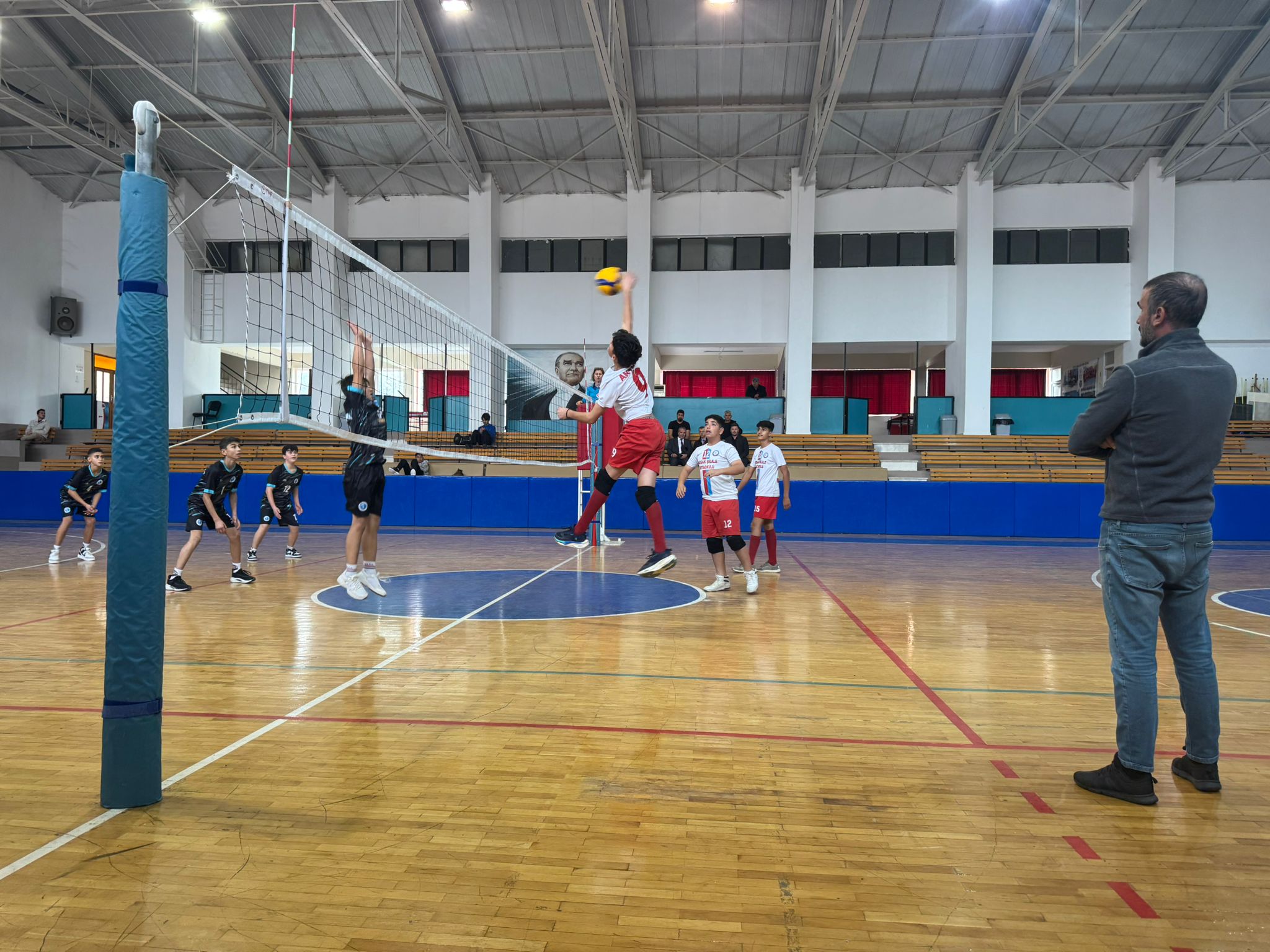 Aydın’da Voleybol Yıldızlar Grup Yarışması heyecanı yaşanıyor 