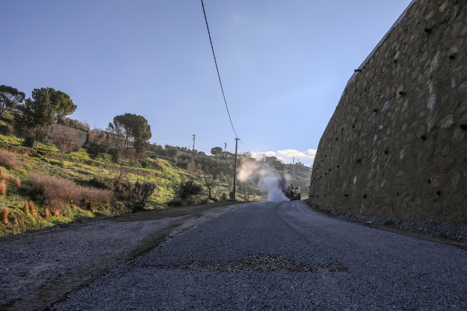 Başkan Yetişkin Efeler’in ulaşım ağını güçlendiriyor