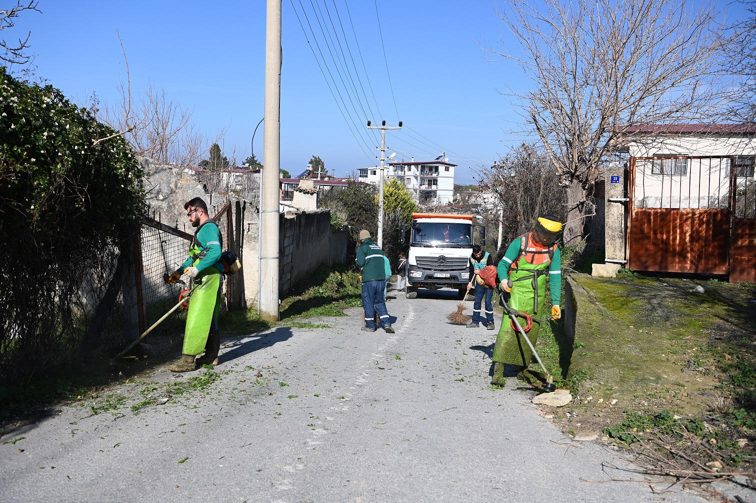 Kusadasi Belediyesi Mahallelerde Hizmet Seferberligi Baslatti Kusadasinin Tum Mahallelerine Kaliteli Hizmet Ulasiyor 539789 D69D7868C949A2C30Ecef9F5Df535736