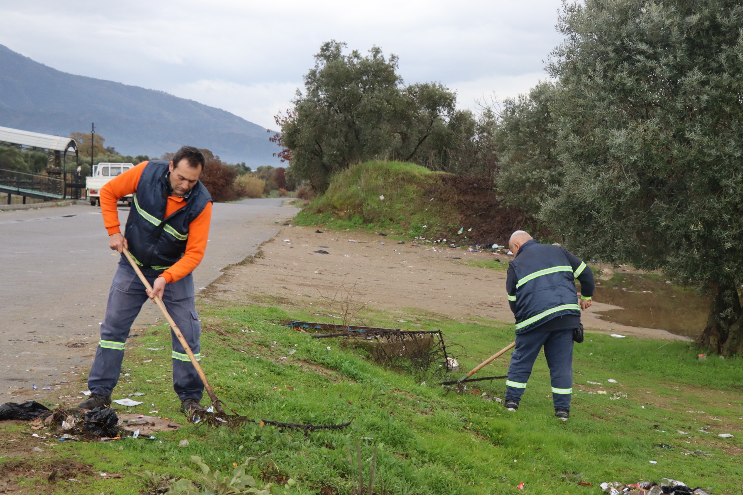 Nazillide Temizlik Seferberligi Bozkurt Mahallesi Temizlendi 535831 2Fe72Ba4F54013360Fb2A9005000D1A3