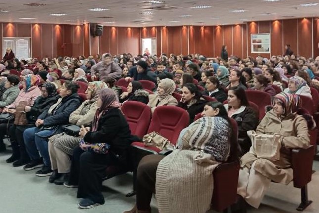 Aydın'da annelere polis görevi! Çocuğunu seven düşünmeden kabul ediyor