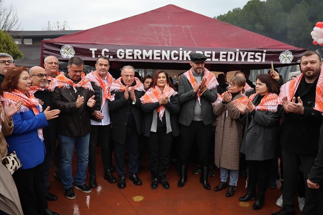 Germencik’te renkli deve yarışı: En yakışıklı deve seçildi