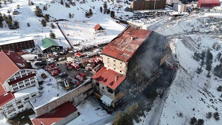 Otel yangını sonrası büyük şok! Şahan Gökbakar isyan etti