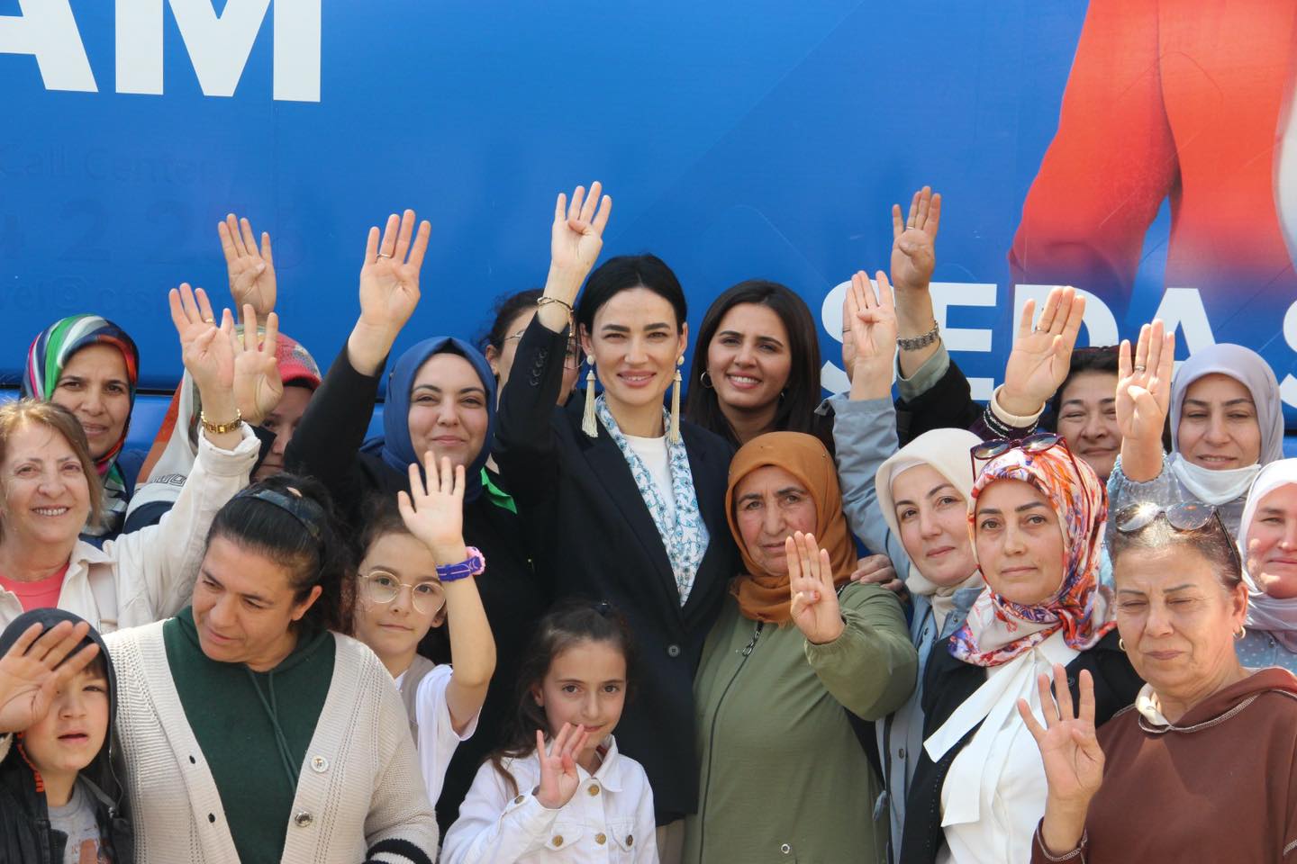 AK Parti’li Sarıbaş Aydın’ın kadın vekil hasretine son verdi