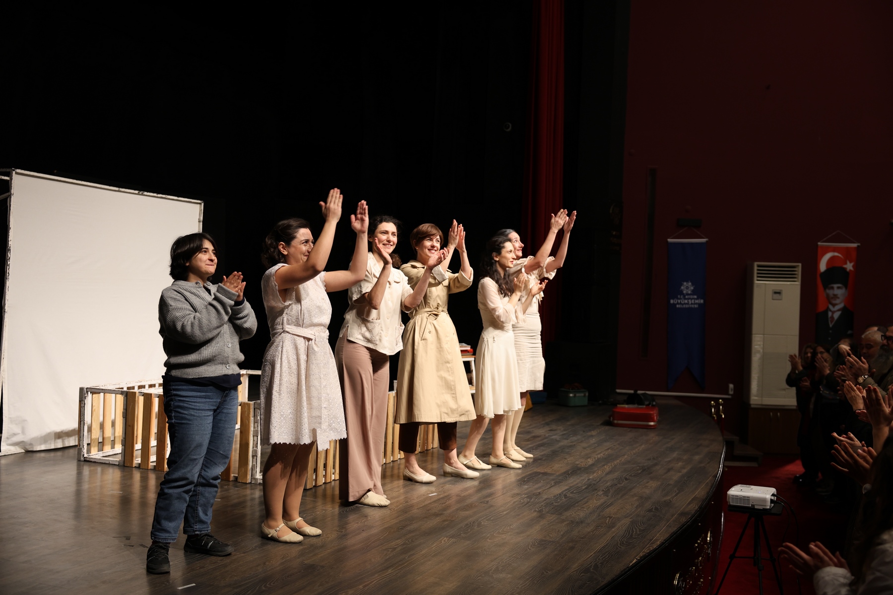 Başkan Çerçioğlu Aydınlıları ‘Kadın oyunları festivali’ ile buluşturdu