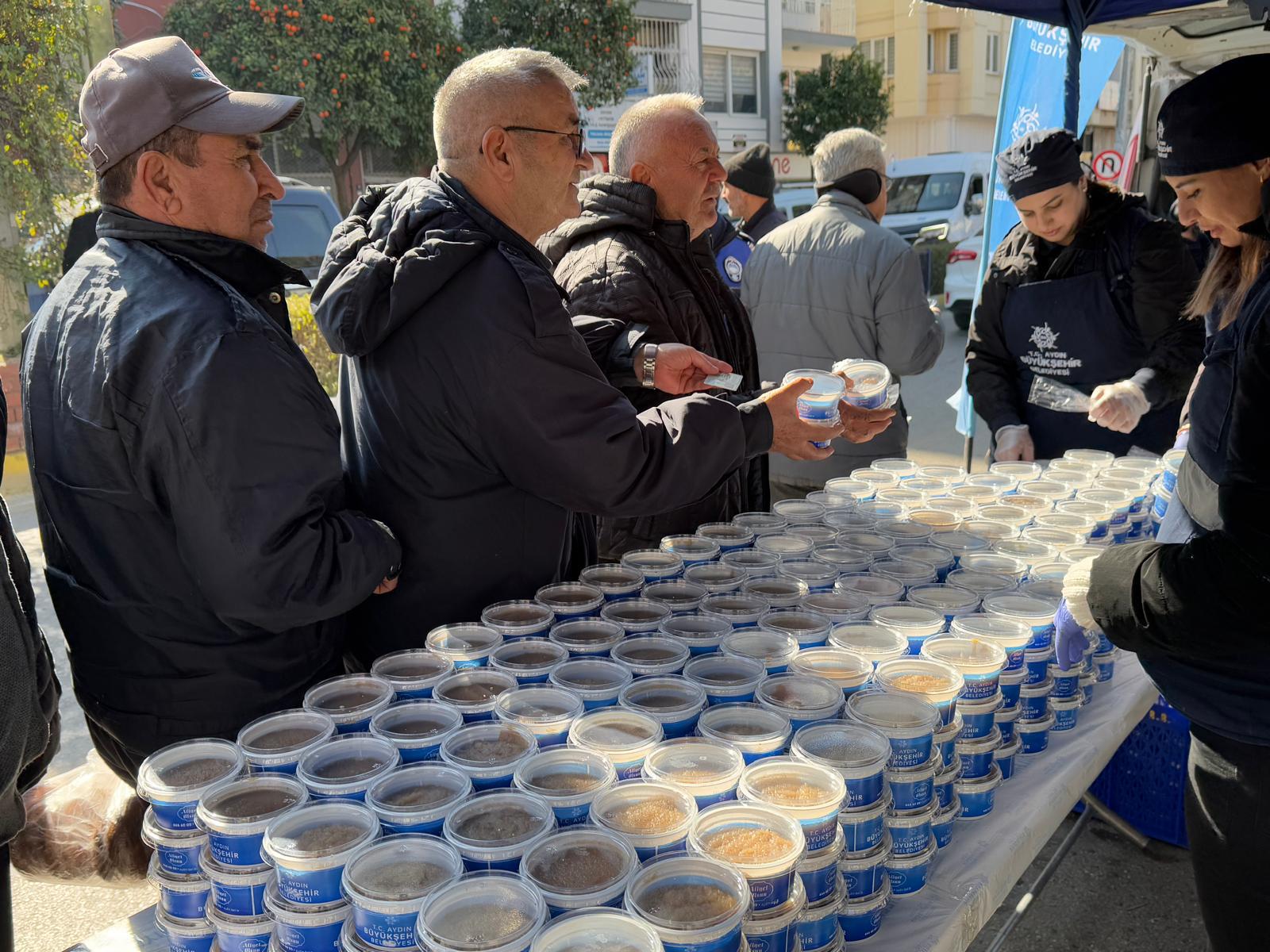 Çerçioğlu vatandaşların Berat Kandili’ni kutladı