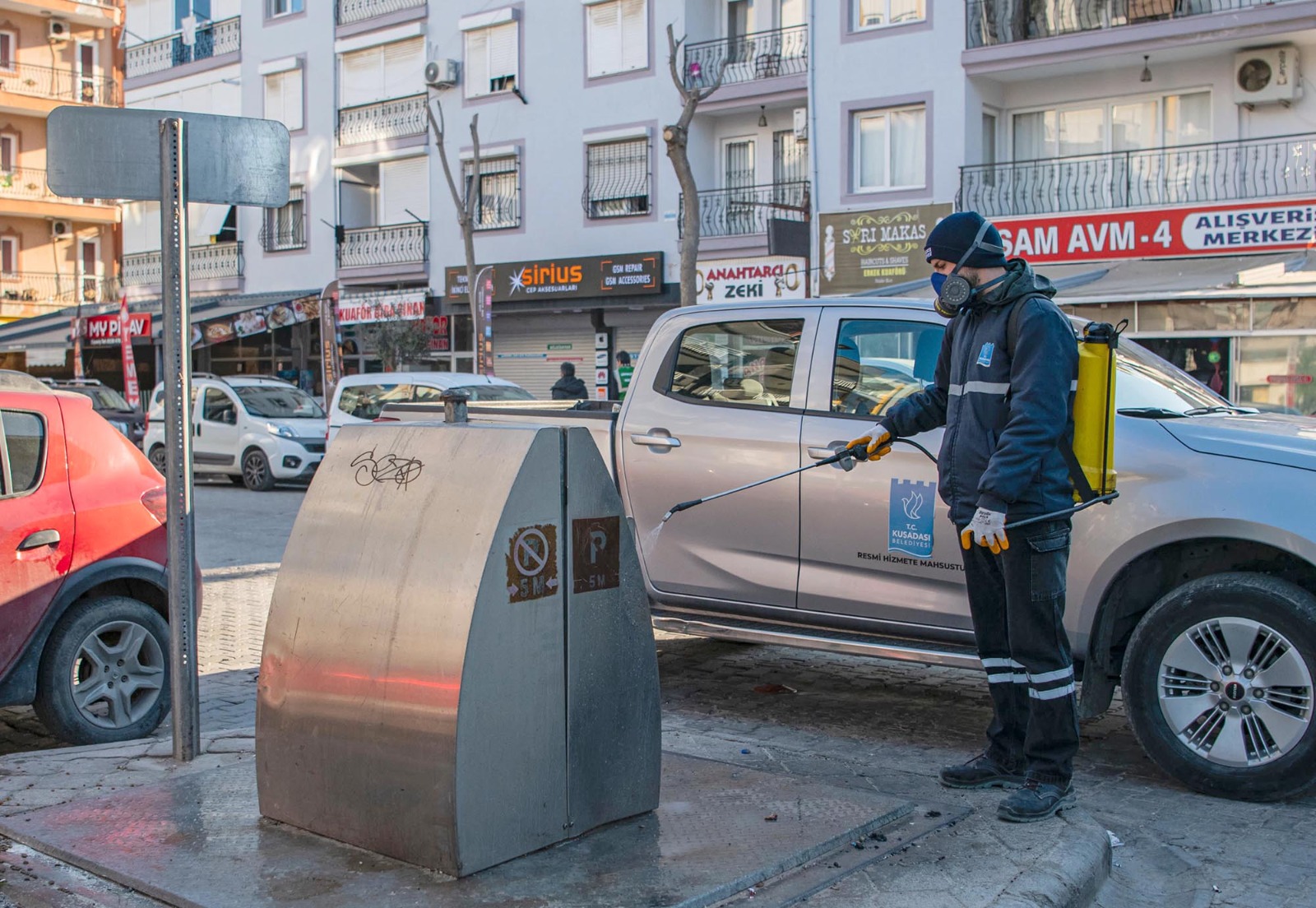 Kuşadası Belediyesi kent için durmaksızın çalışıyor