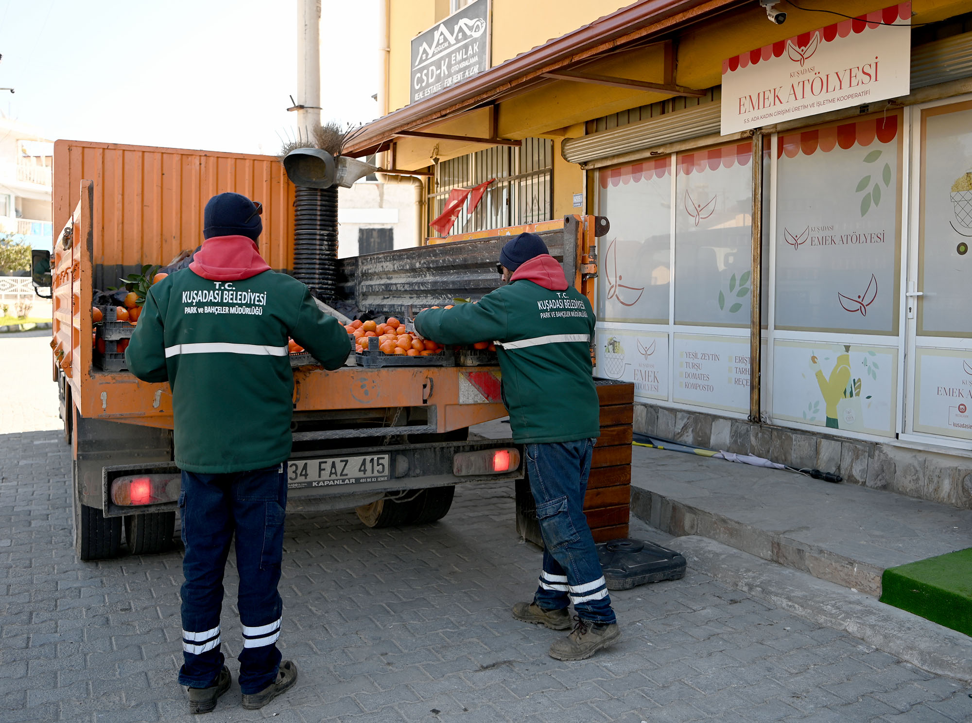 Kusadasinda Turunc Meyvesinin En Tatli Yolculugu Basladi 546338 8737669A251Dec3046E42F90A027Cf35