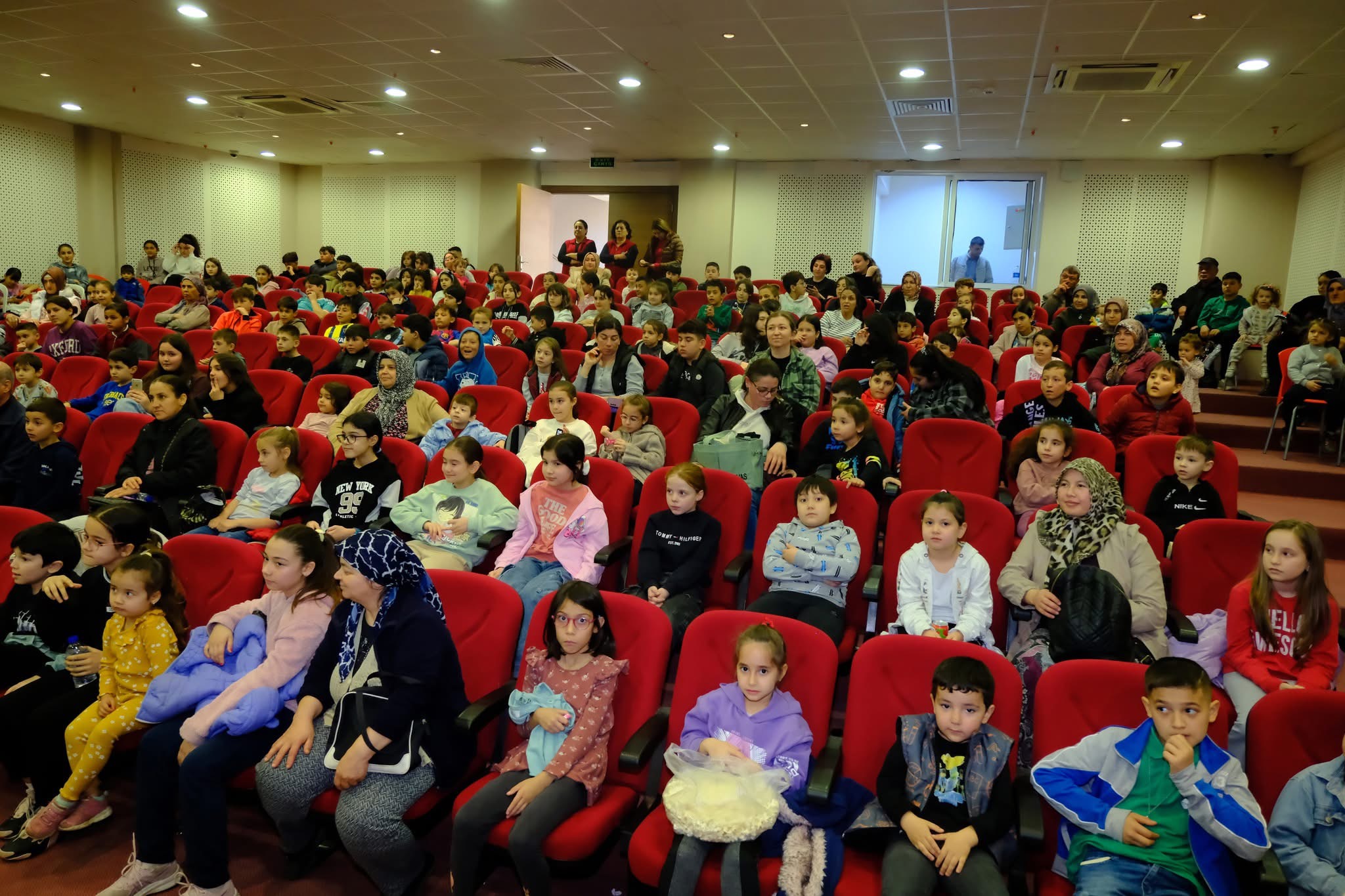 Kuyucak’ta çocuklar tatili dolu dolu geçiriyor