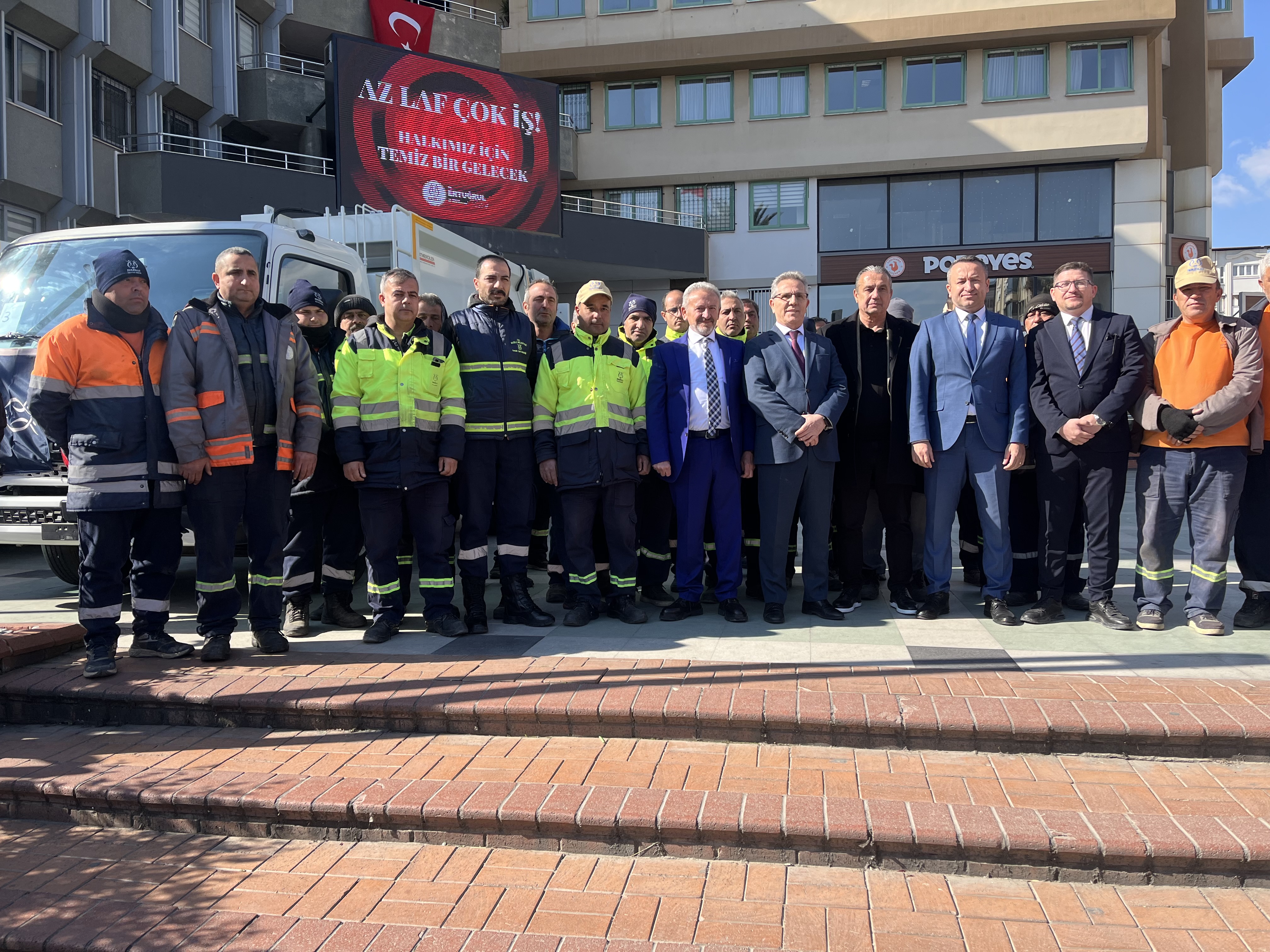 Nazilli Belediyesi araç filosuna 12 araç katıldı