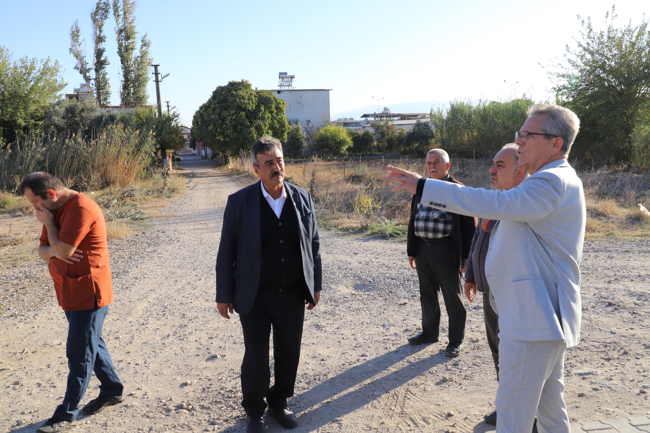 Nazilli Belediyesi’nden yol çalışmalarında yoğun mesai