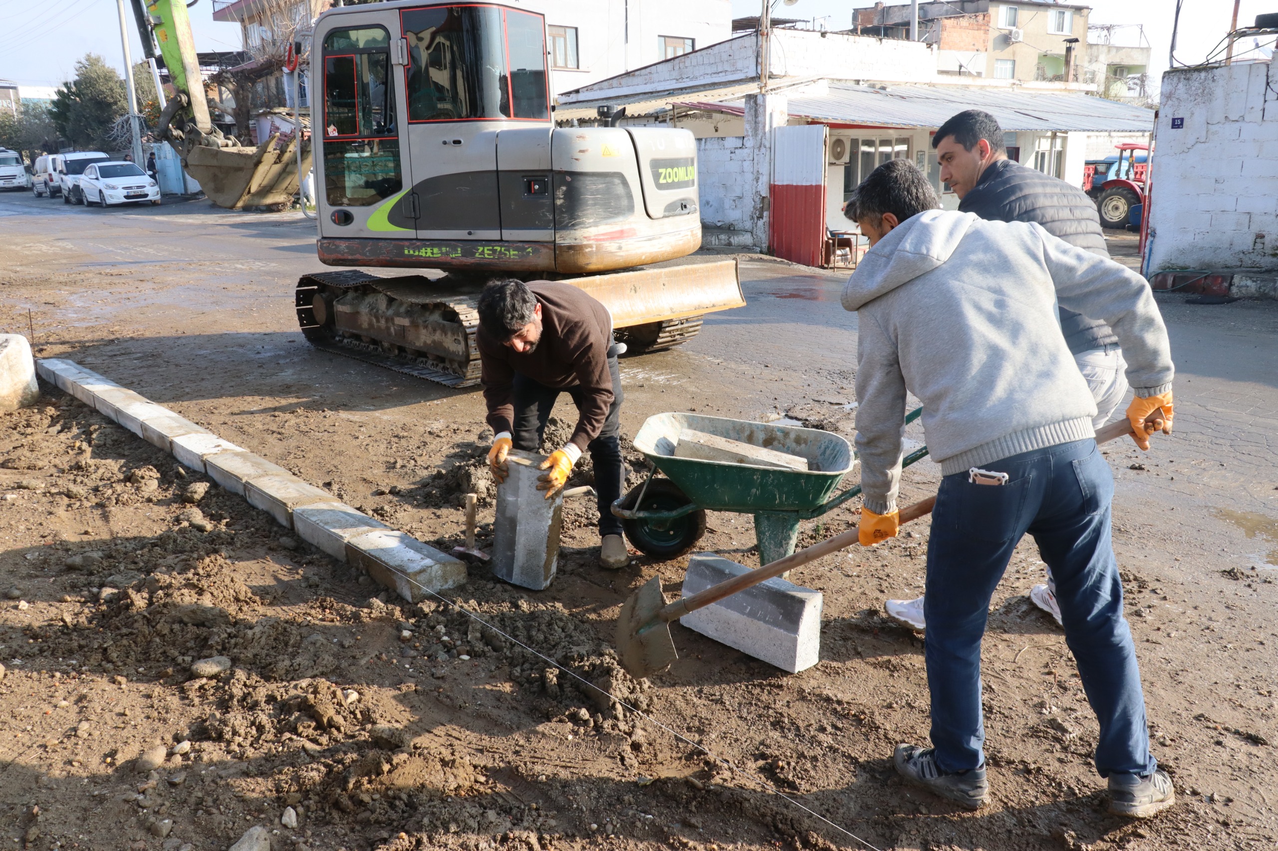 Nazillide Atil Alan Duzenlendi Yesilyurtta Kaldirim Calismasi 547803 Fe6C7C488511617D9984Ff443Ea727E8