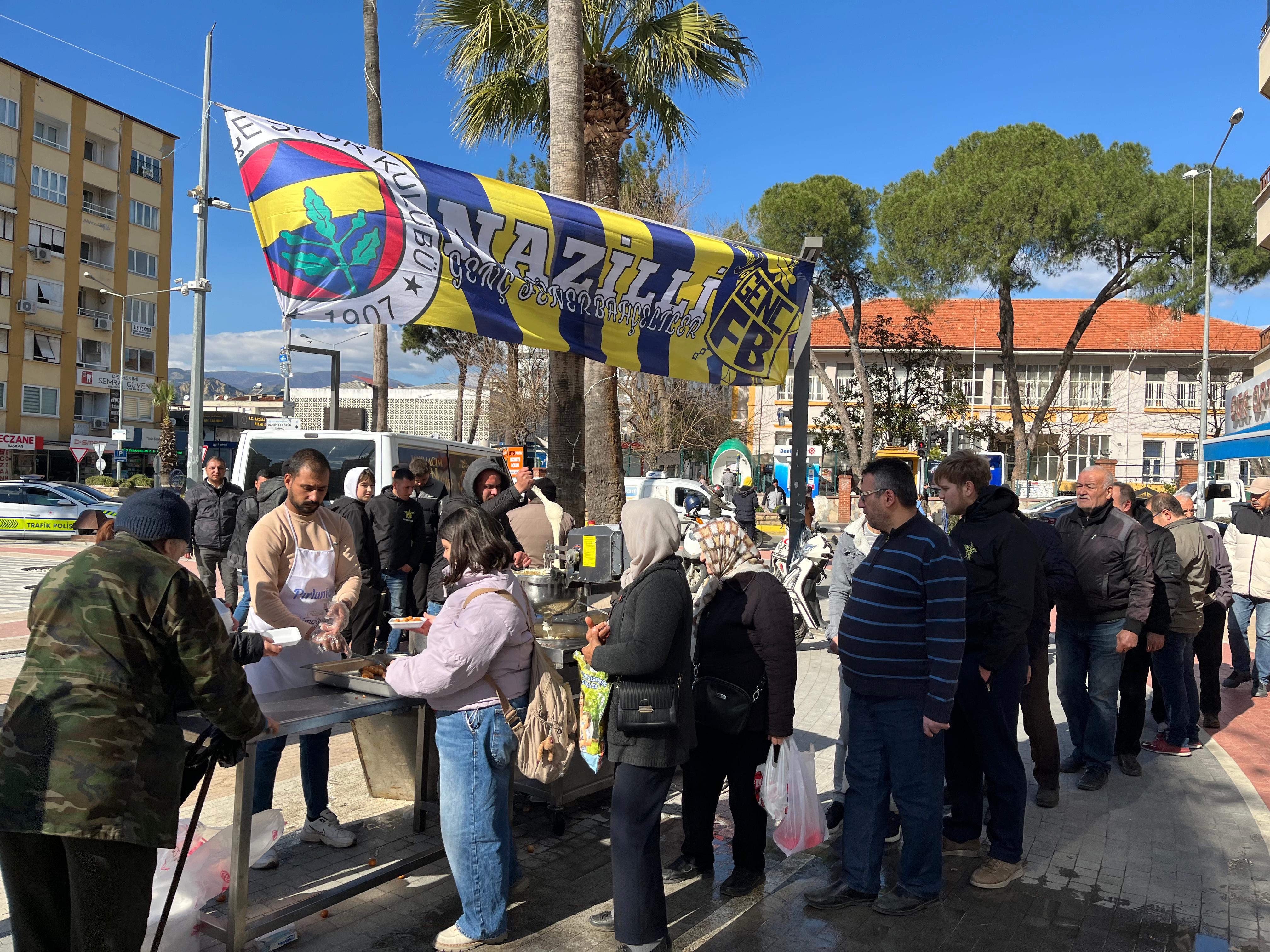 Nazillide Tribun Lideri Oguz Baldira Vefa Taraftar Gruplari Lokma Hayri Duzenledi 542538 67Ea3Fe497198Ca6F1753C4Fc4476940