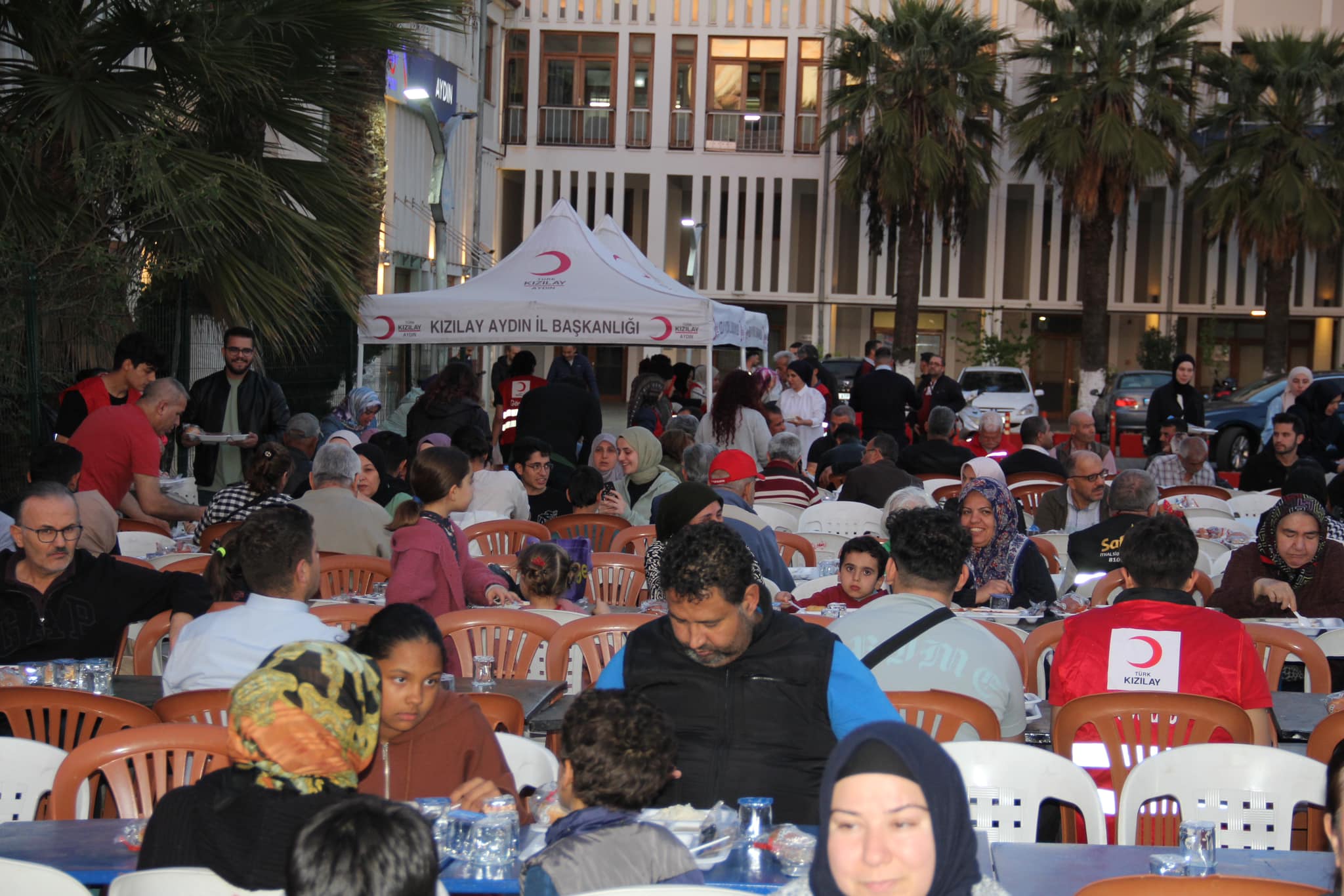 Türk Kızılay Ramazan yardımlarıyla binlerce aileye ulaşacak